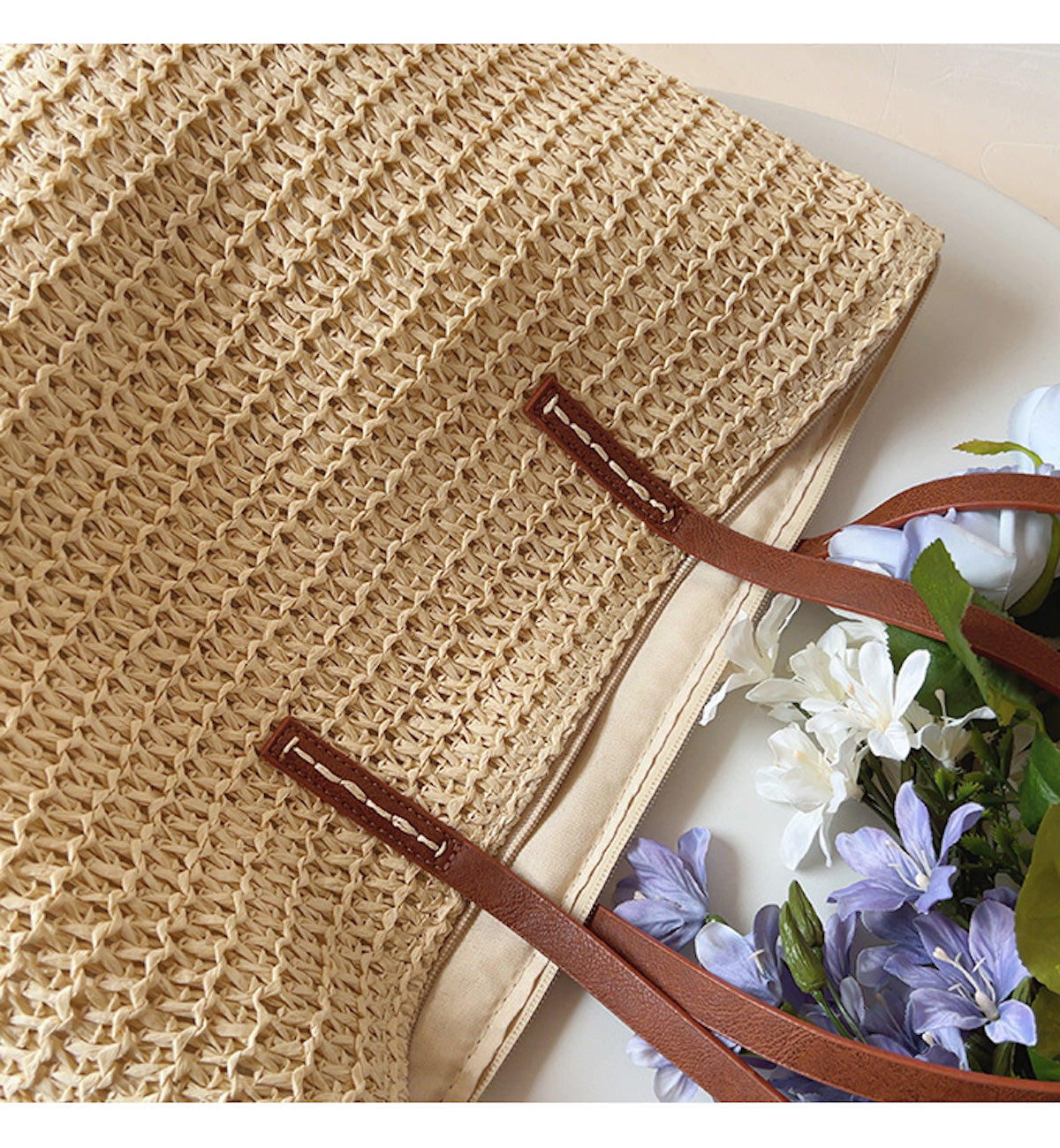 Gevlochten Rieten Mandje met Lederen Hengsels – Natuurlijke Handtas voor Markt en Stad – Scandinavisch Design | Sansoti