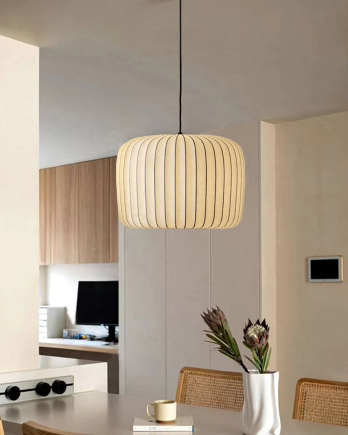 Moderne hanglamp met stoffen lampenkap – minimalistische design plafondlamp in stretchstof voor eetkamer en woonkamer | Sansoti