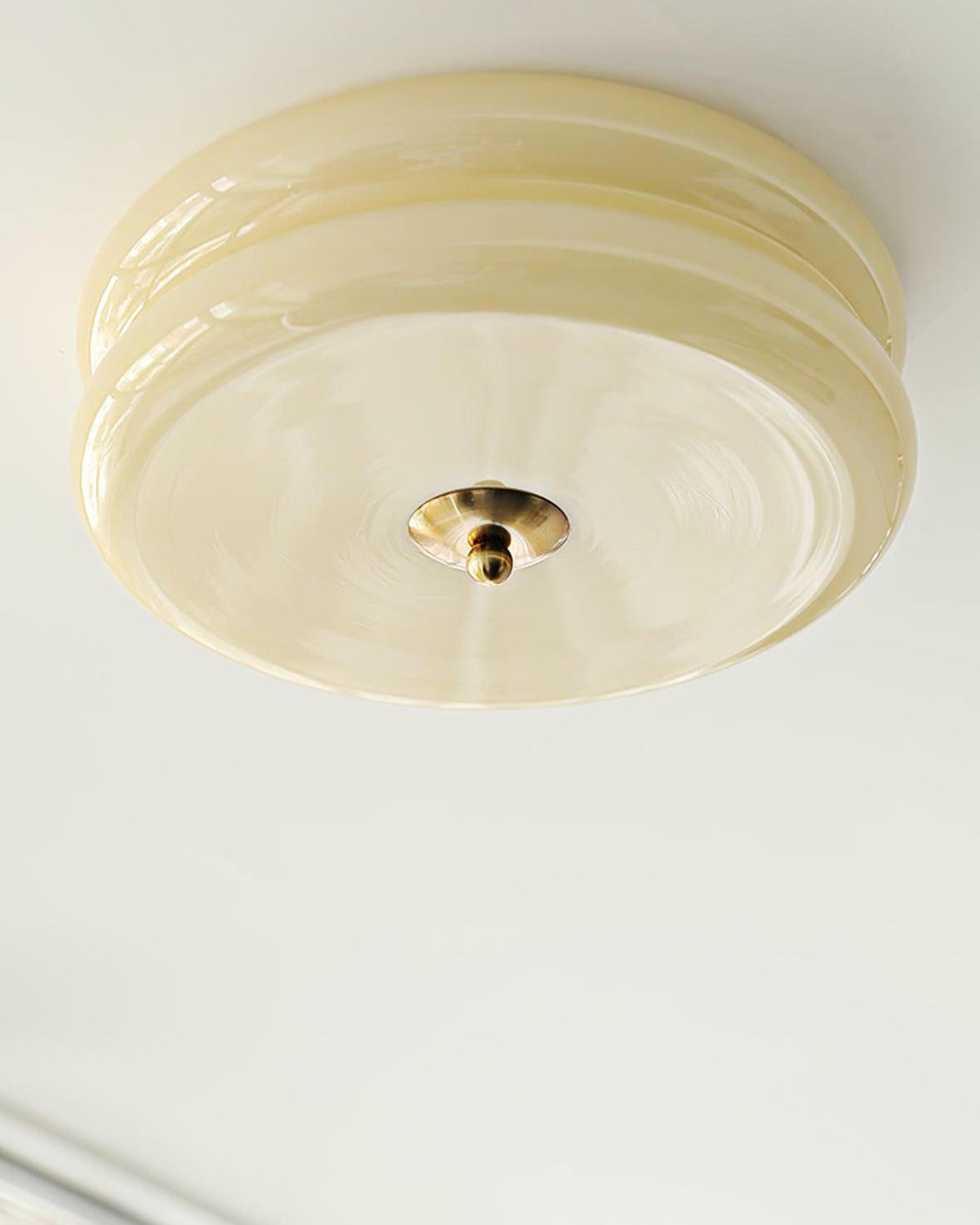 Art Deco Plafondlamp In Beige Met Chroom Accent En Warme Sfeerverlichting | Sansoti