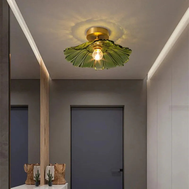 Glas-Blumen-Decken- und Hängeleuchte mit Messing-Innenlicht im Retro-Design für Esszimmer und Schlafzimmer | Sansoti
