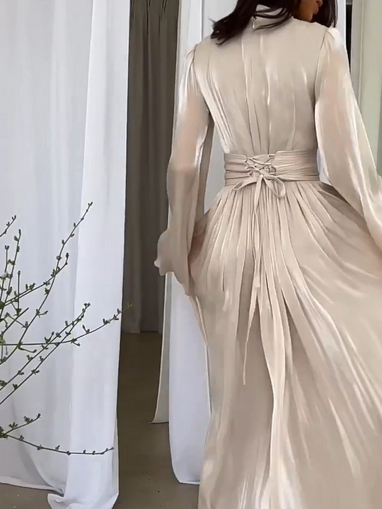 Maxikleid für Damen mit schwingender Passform in Beige, Blau und Weiß - für den Sommer, festliche Anlässe und die Freizeit, eleganter Stil | Sansoti