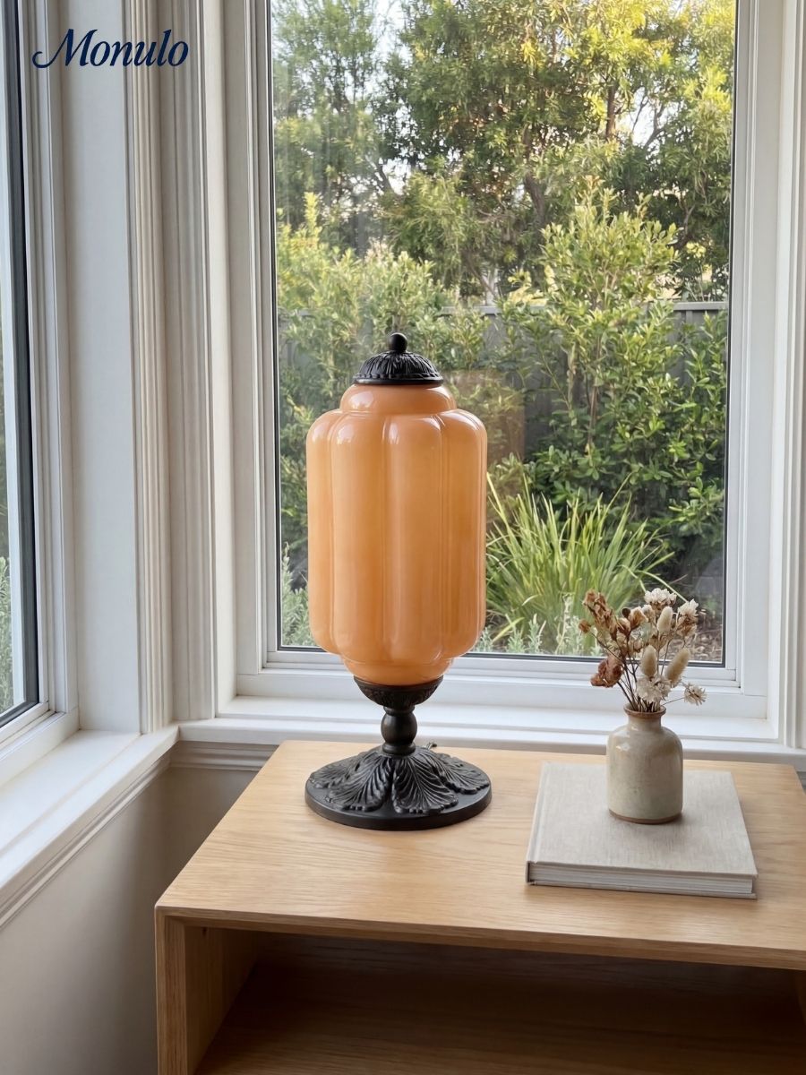 Vintage Glazen Tafellamp met Messing of Zwarte Afwerking | Sansoti