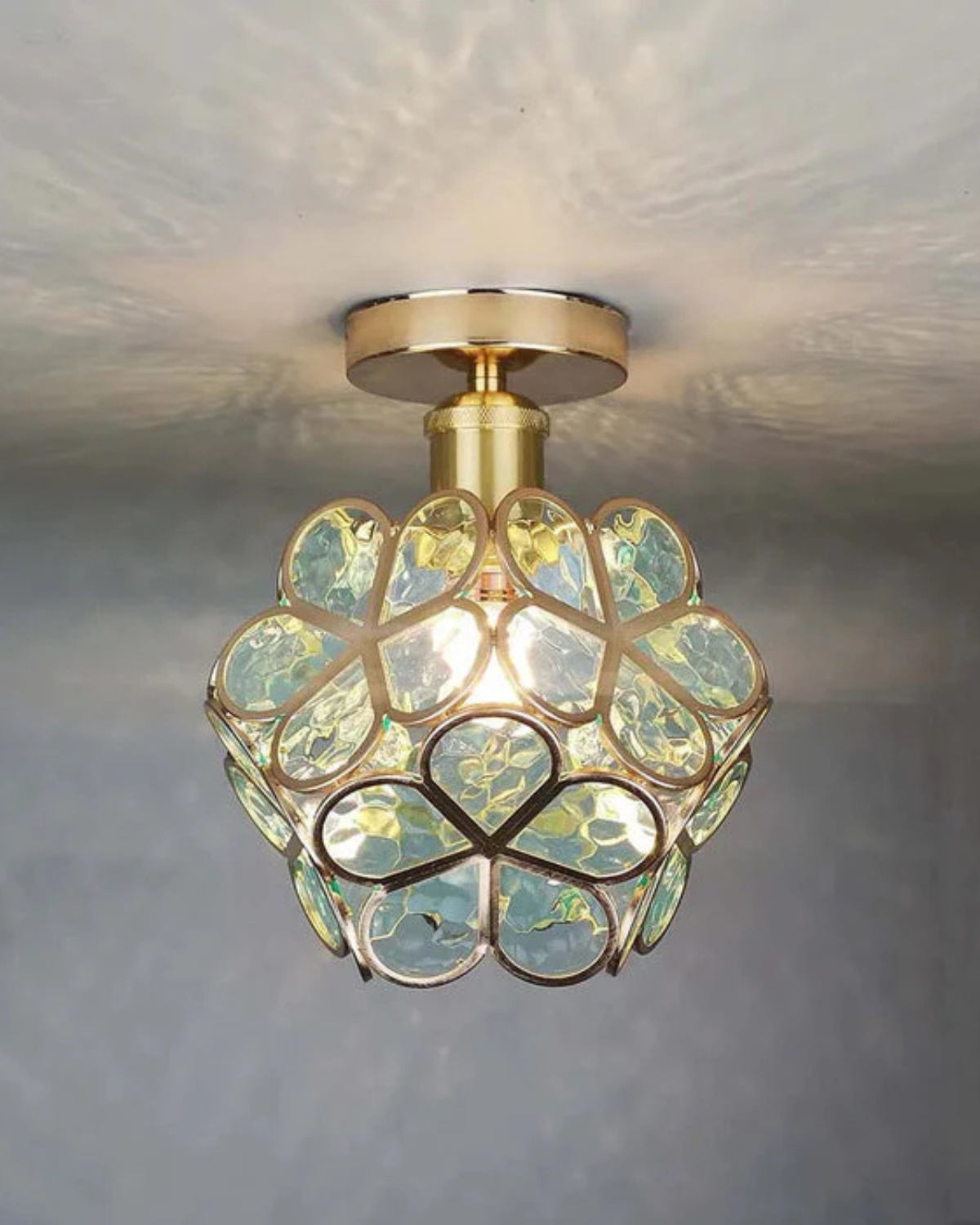 Lampe de plafond moderne avec motif floral en acrylique et fer doré – lampe design LED de luxe 20 cm | Restfield
