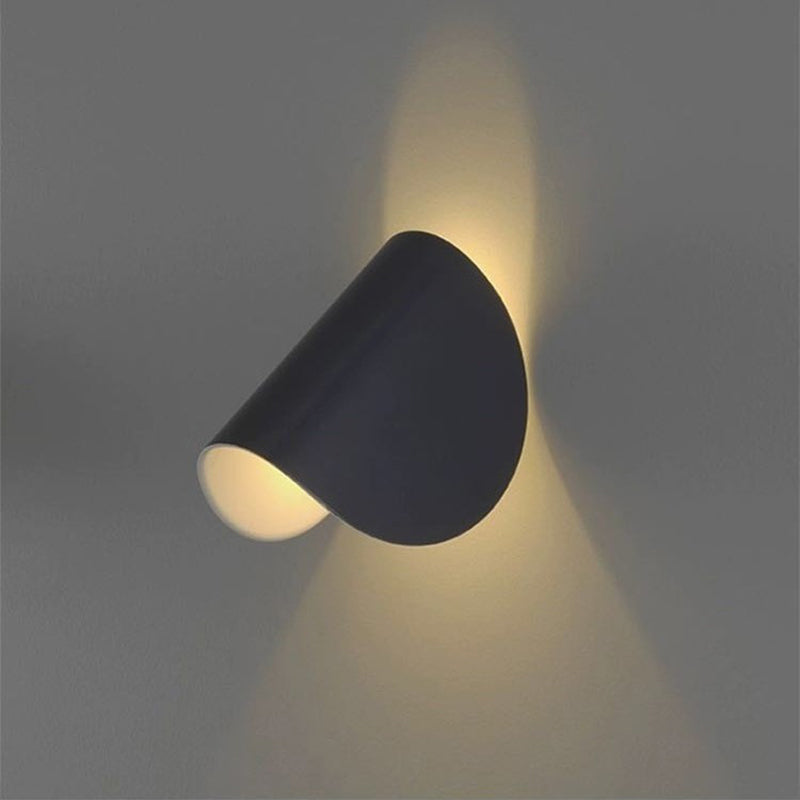 Applique murale LED Ours avec ballon, orientable à 360°, en métal noir, blanc, rouge et bleu, pour chambre d’enfant, chambre à coucher et salon | Sansoti