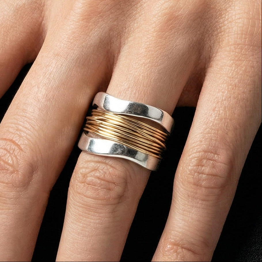 Zilveren Ring met Gouden Accenten – Wikkelontwerp 925 Sterling | Sansoti
