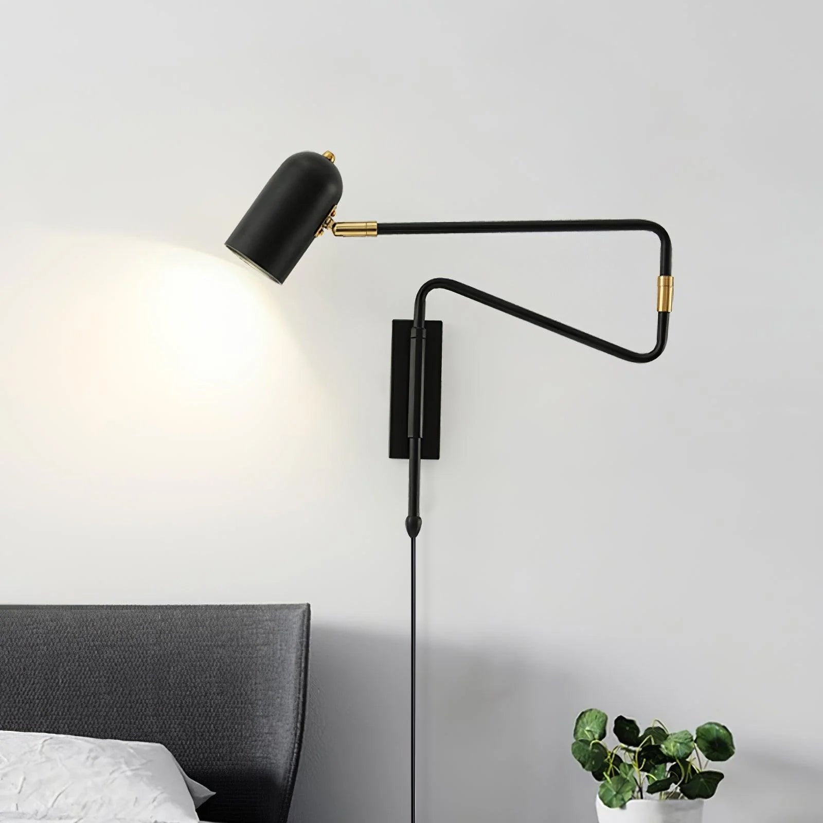 Verstelbare Wandlamp met Plug | Draaibare Arm en Zwenkkap | Perfect voor Slaapkamer en Leeshoek | Sansoti