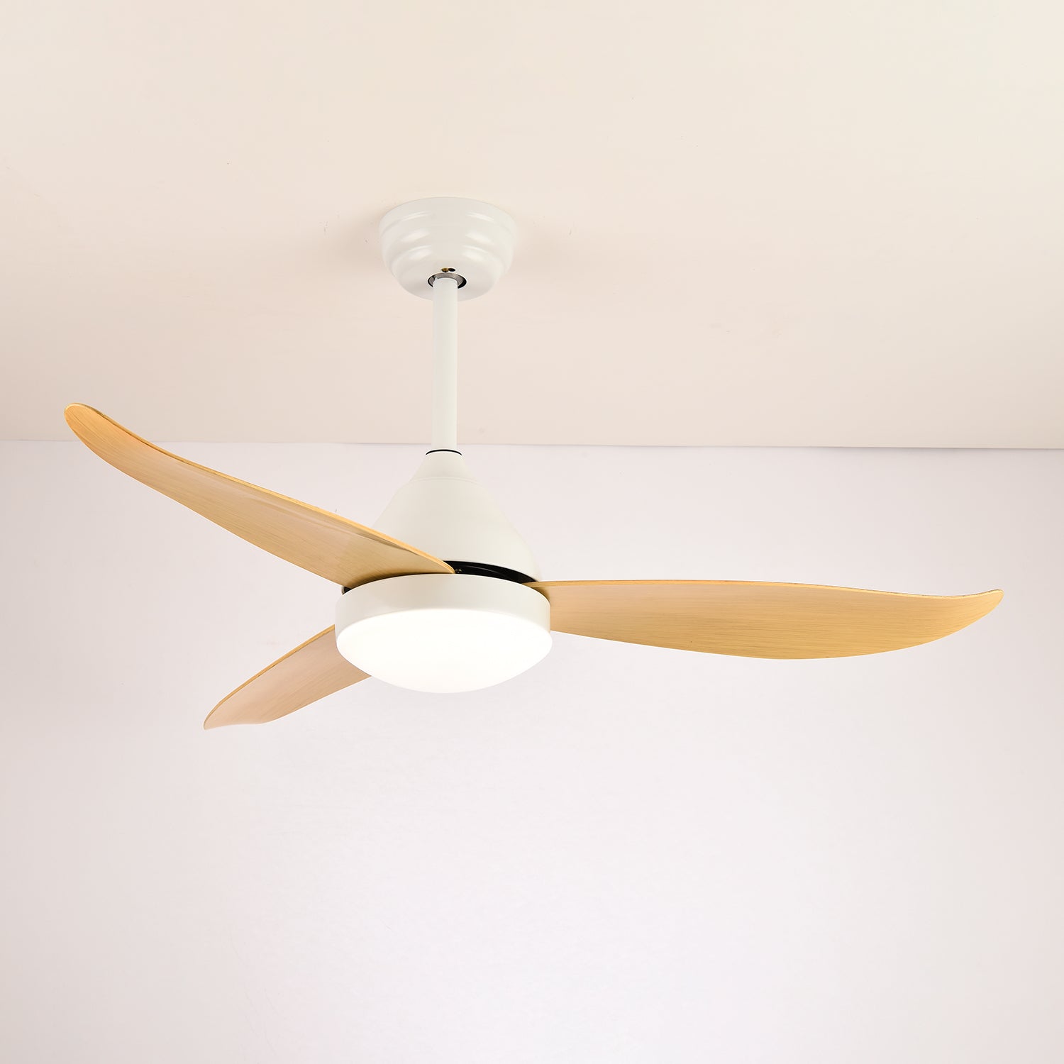 Moderne Plafondventilator Fia met Verlichting 3 Snelheden Afstandsbediening ø106 cm Zwart Wit Houtkleur | Sansoti