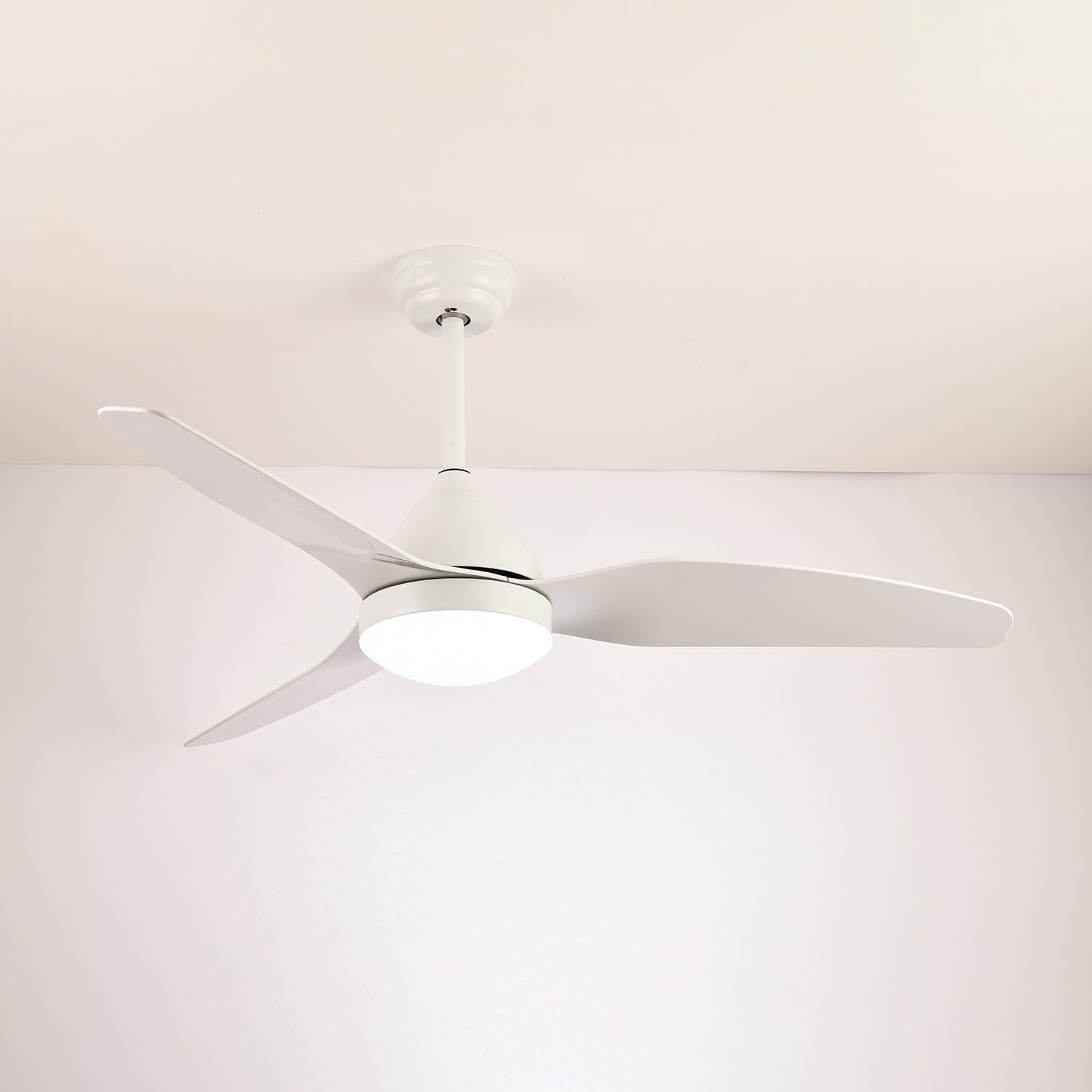 Moderne Plafondventilator Fia met Verlichting 3 Snelheden Afstandsbediening ø106 cm Zwart Wit Houtkleur | Sansoti