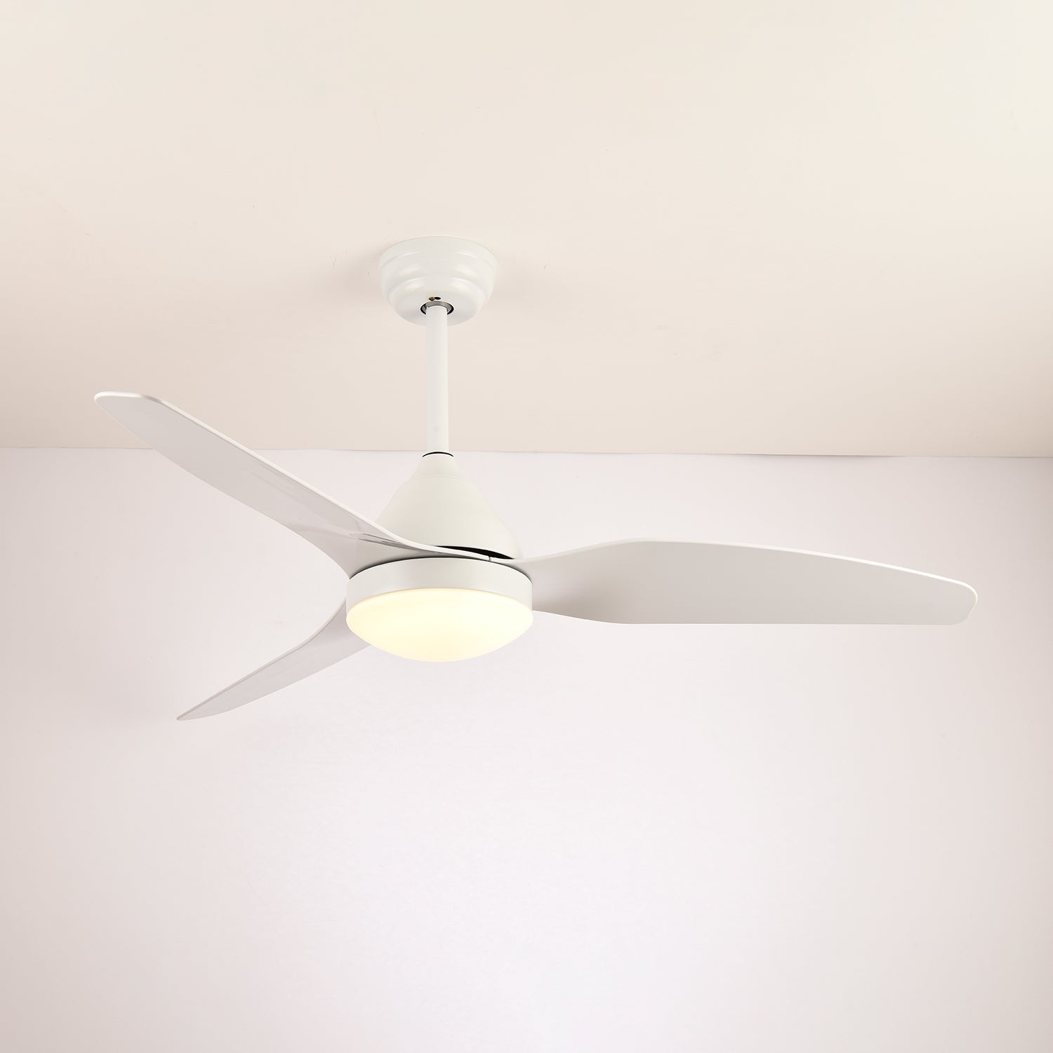 Moderne Plafondventilator Fia met Verlichting 3 Snelheden Afstandsbediening ø106 cm Zwart Wit Houtkleur | Sansoti