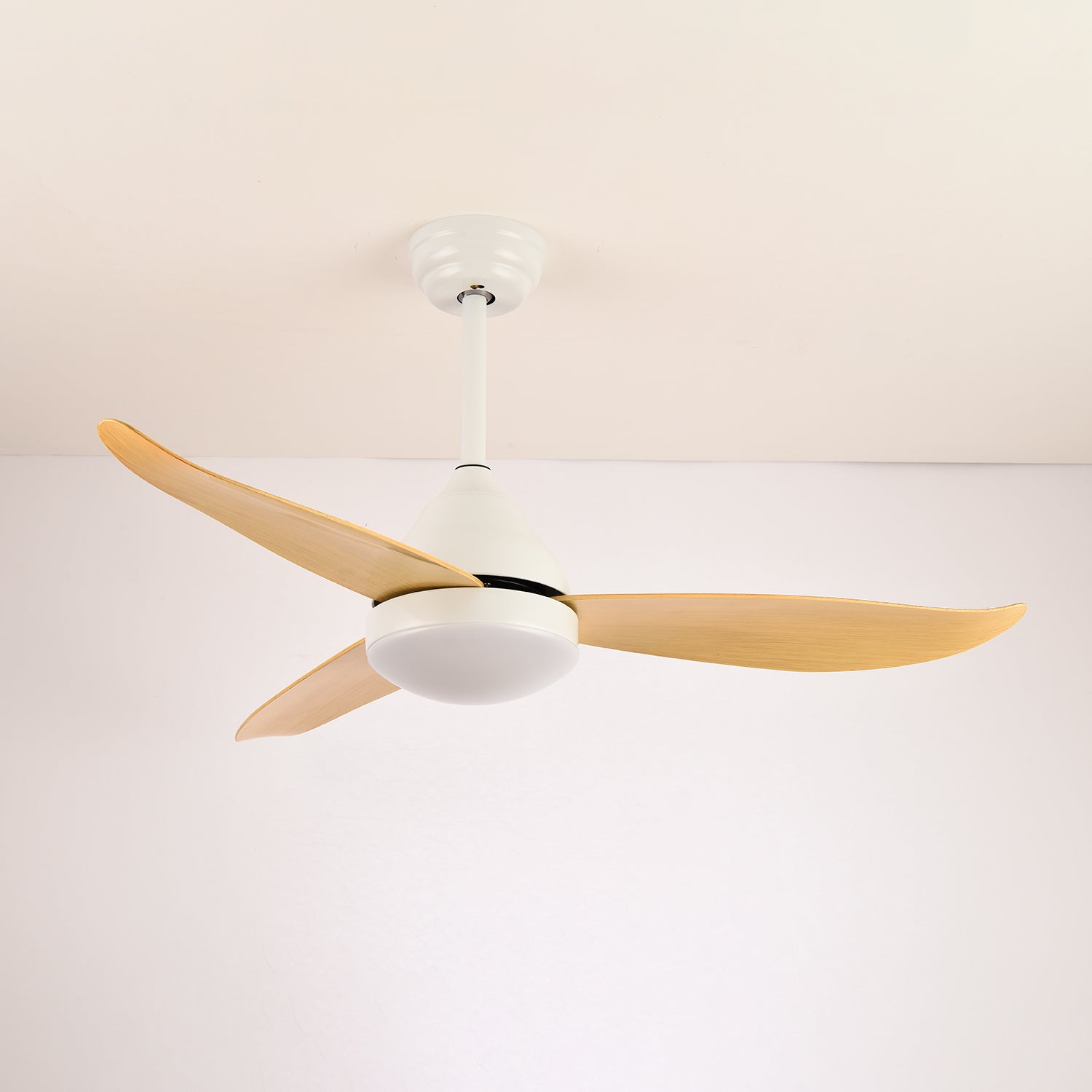 Moderne Plafondventilator Fia met Verlichting 3 Snelheden Afstandsbediening ø106 cm Zwart Wit Houtkleur | Sansoti