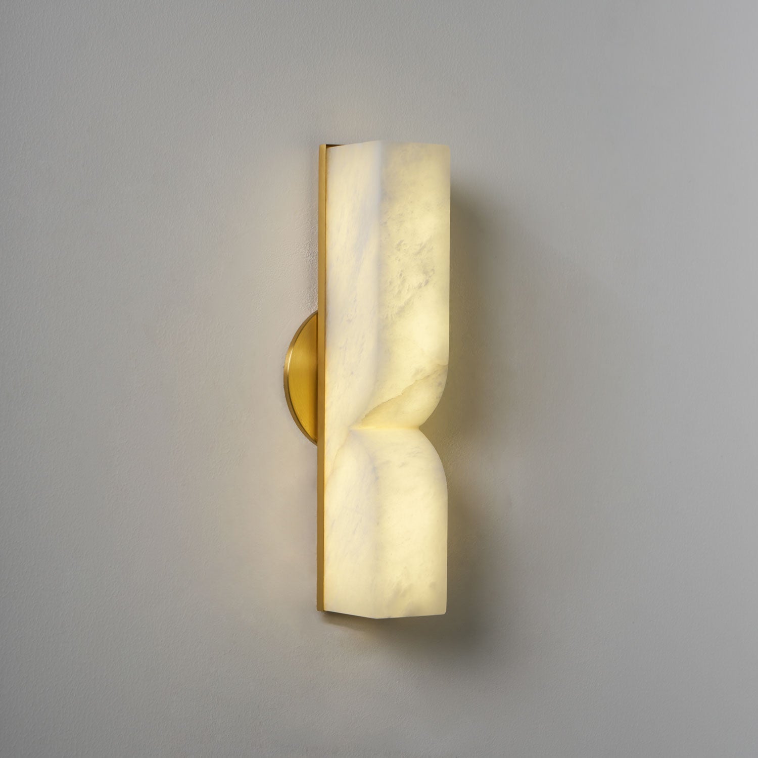 Natuursteen Wandlamp – Massief Alabaster met Organische Vormgeving & Warm Licht | Sansoti