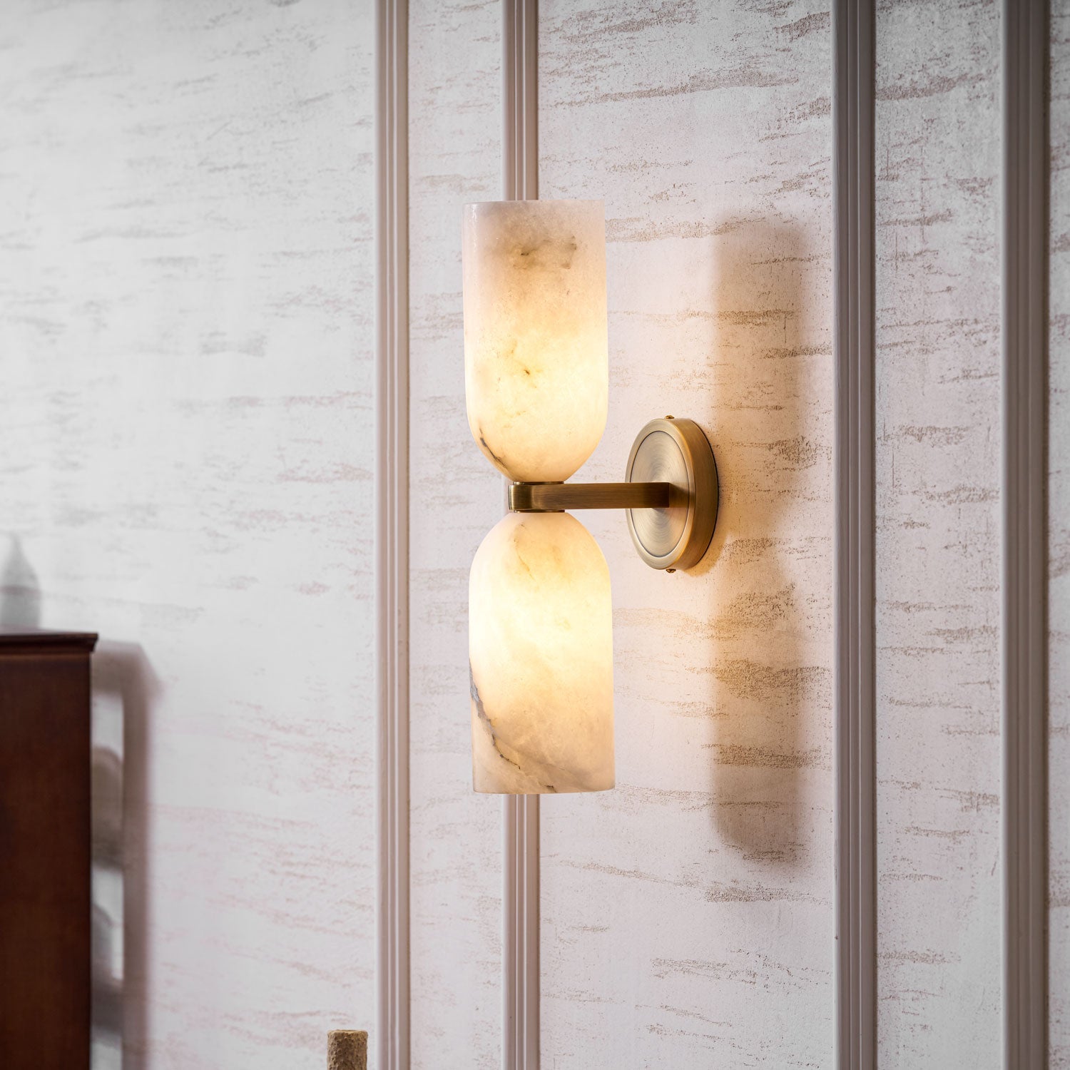 Alabasten Wandlamp met Messing — Dubbele Lichtschijven en Centrale Metalen Ster | Sansoti
