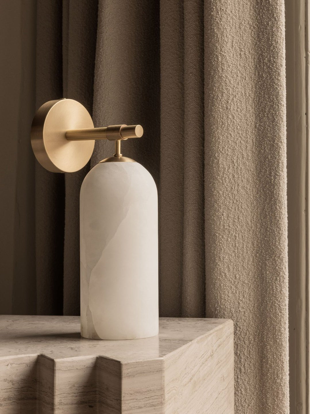 Albast Wandlamp Cilindervorm Minimalistisch Gouden Armatuur Warme Gloed Verlichting | Sansoti