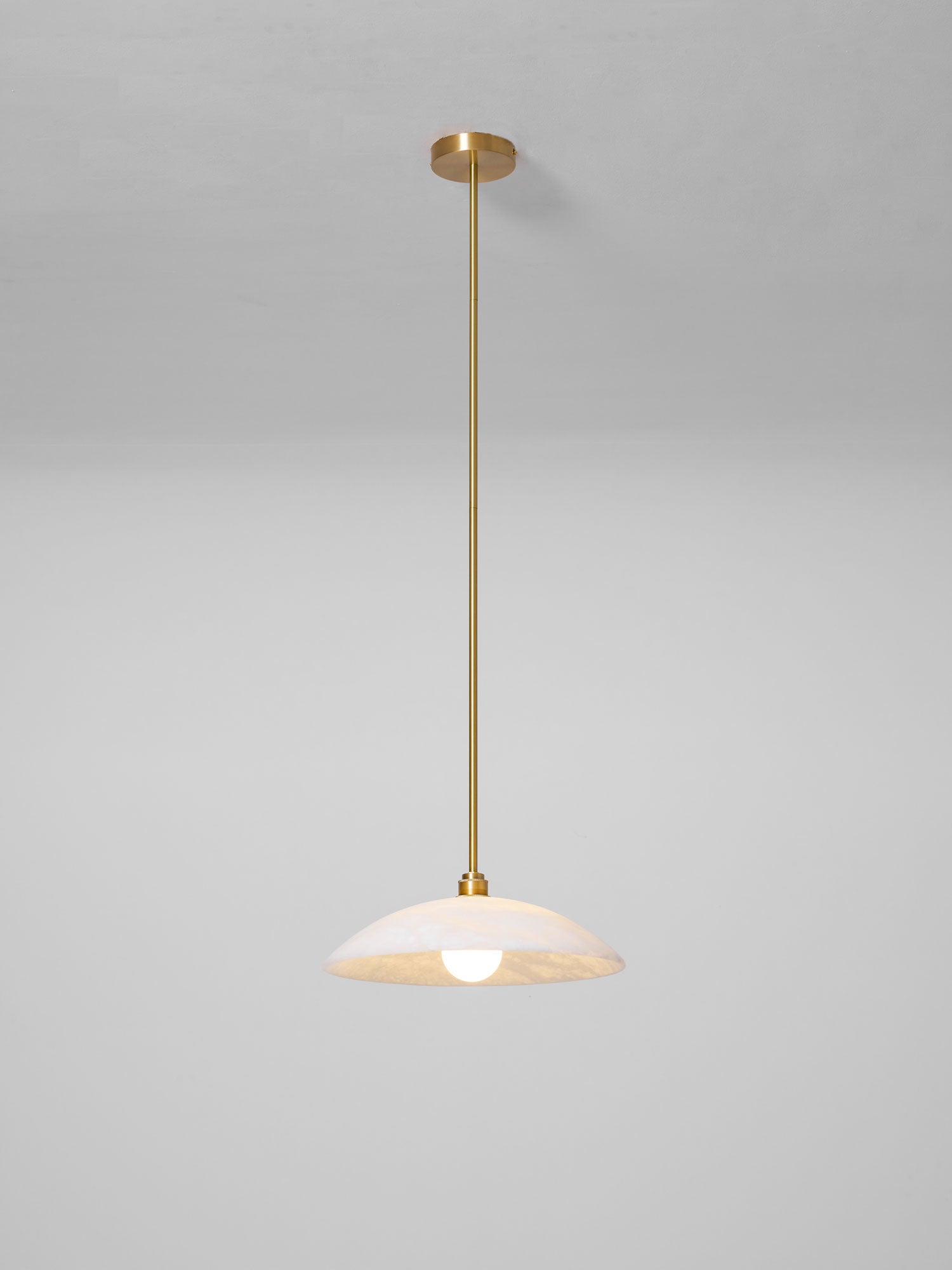 Koepelvormige Hanglamp Albast met Koperen Fitting – Ø30cm & Ø40cm – Natuursteen – Warme Uitstraling Eetkamer Keuken Woonkamer | Sansoti