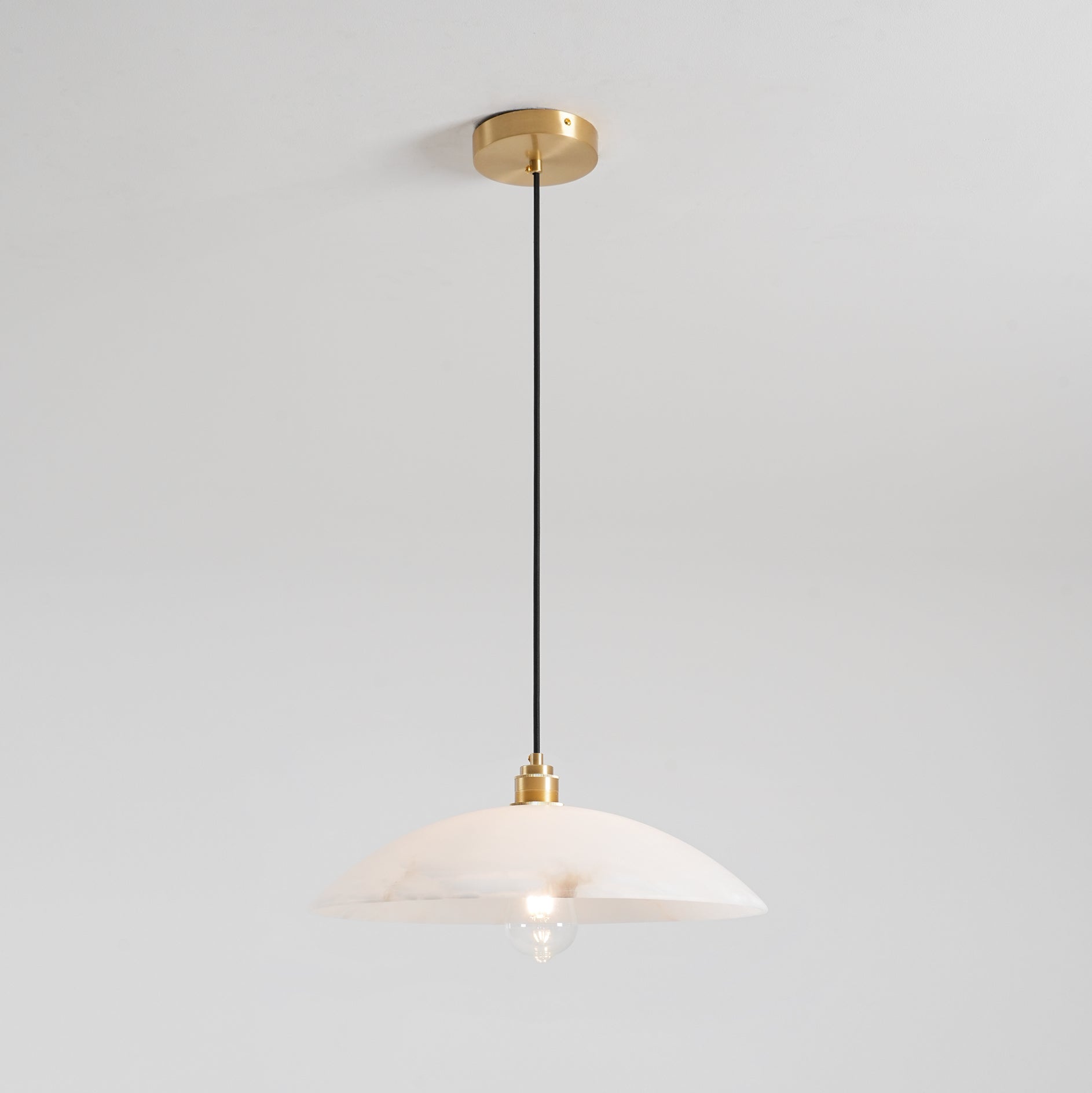 Koepelvormige Hanglamp Albast met Koperen Fitting – Ø30cm & Ø40cm – Natuursteen – Warme Uitstraling Eetkamer Keuken Woonkamer | Sansoti