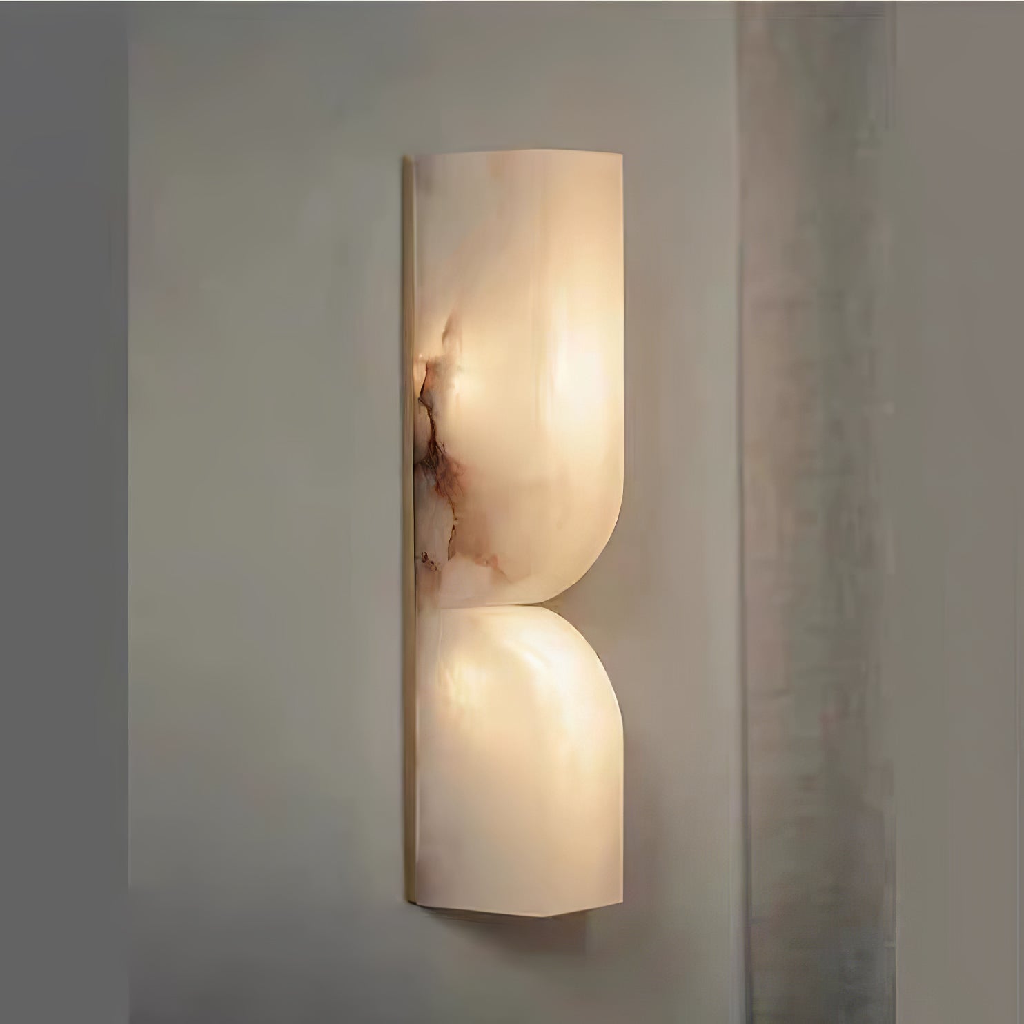 Natuursteen Wandlamp – Massief Alabaster met Organische Vormgeving & Warm Licht | Sansoti