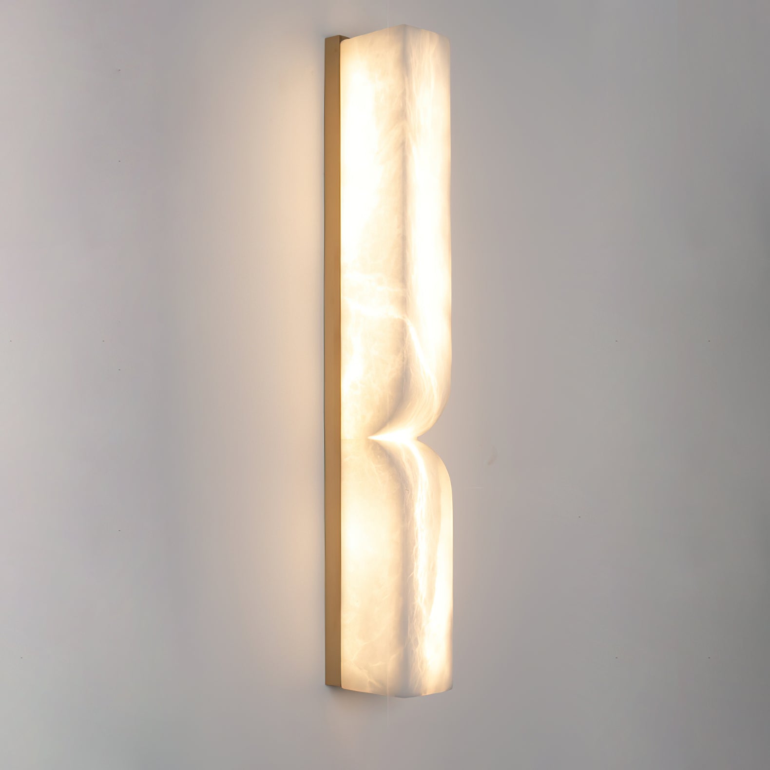 Natuursteen Wandlamp – Massief Alabaster met Organische Vormgeving & Warm Licht | Sansoti