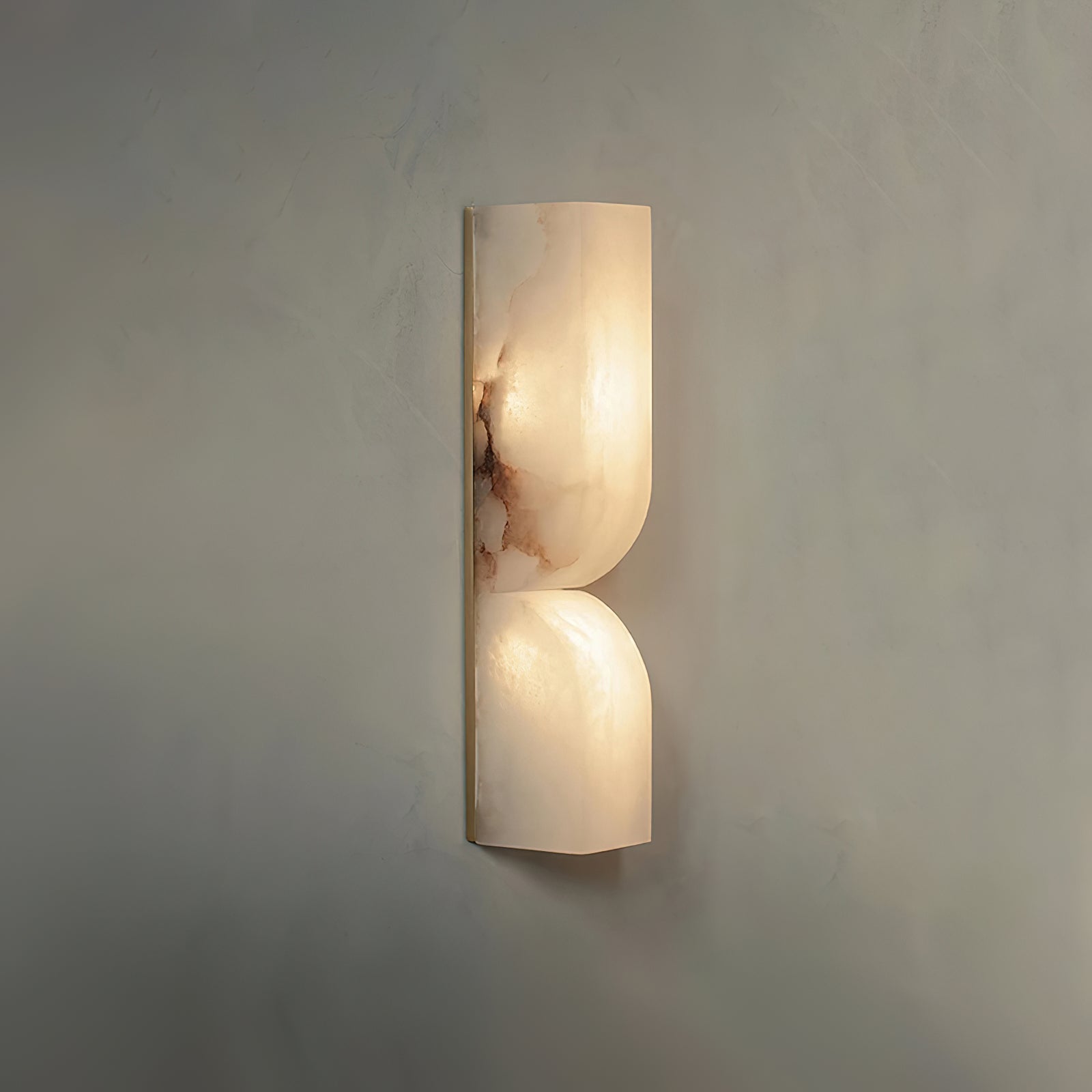 Natuursteen Wandlamp – Massief Alabaster met Organische Vormgeving & Warm Licht | Sansoti