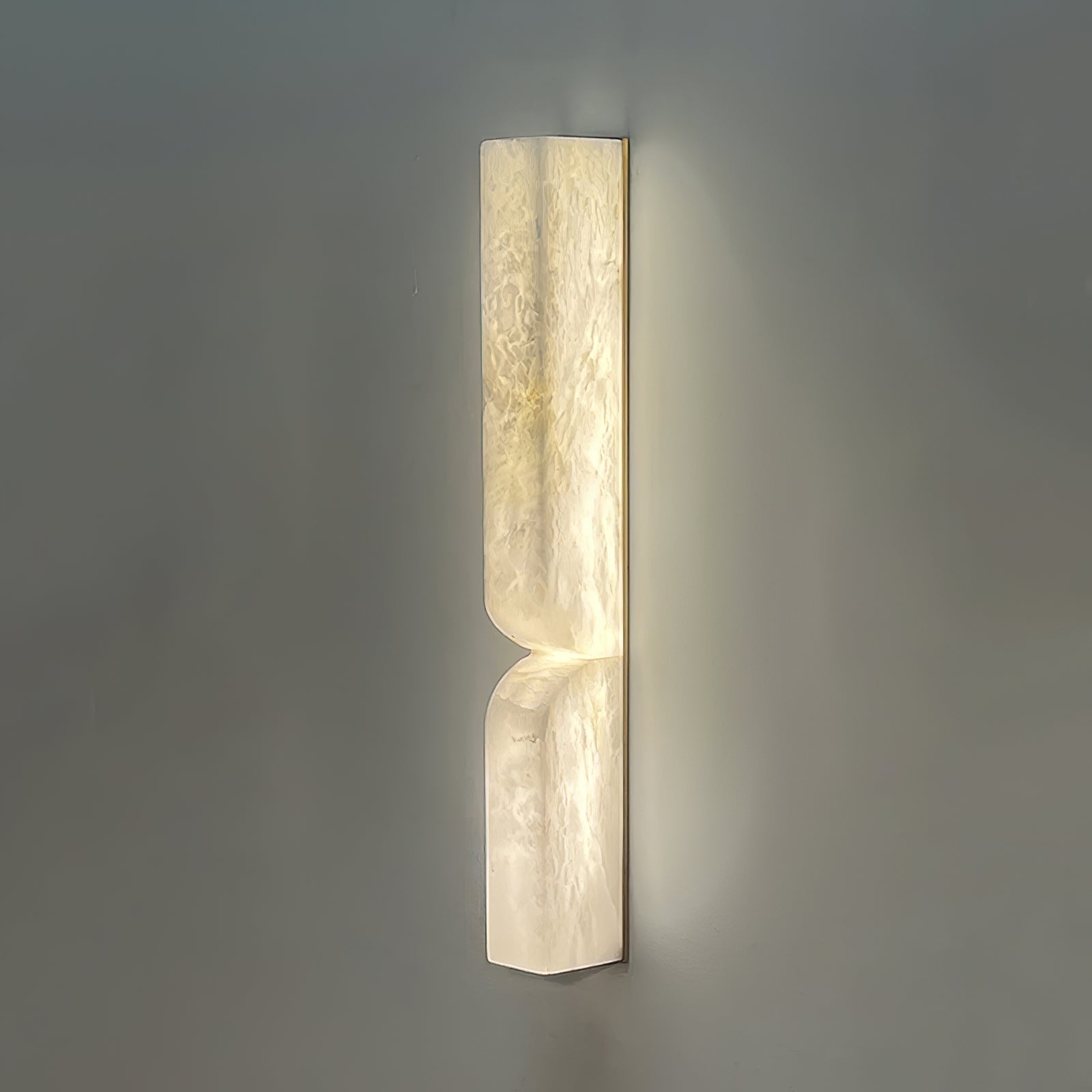 Natuursteen Wandlamp – Massief Alabaster met Organische Vormgeving & Warm Licht | Sansoti