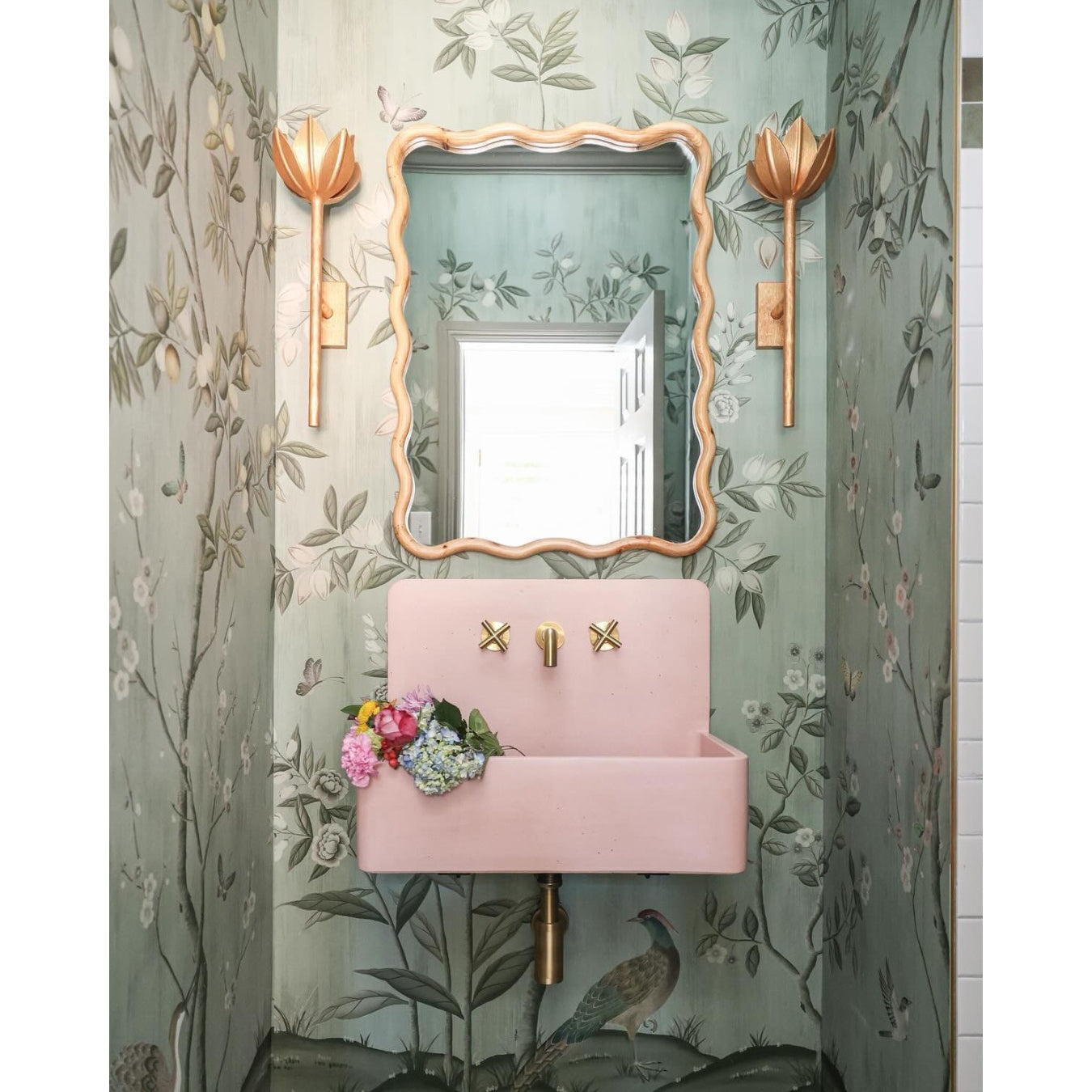 Design Wandlamp met Bloemvorm in Messing en Gips – Artistieke Wandverlichting Geïnspireerd op Giacometti voor Woonkamer en Hal | Sansoti