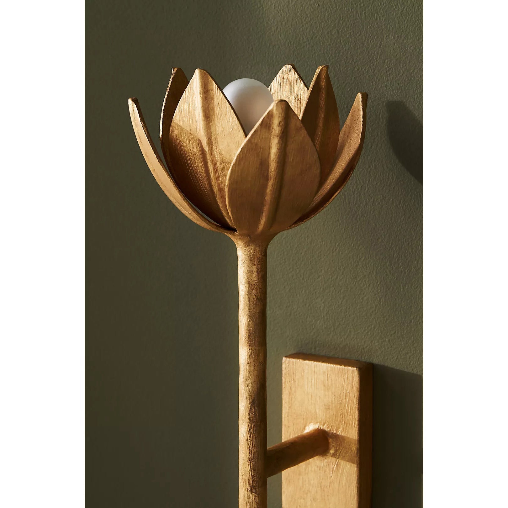 Design Wandlamp met Bloemvorm in Messing en Gips – Artistieke Wandverlichting Geïnspireerd op Giacometti voor Woonkamer en Hal | Sansoti