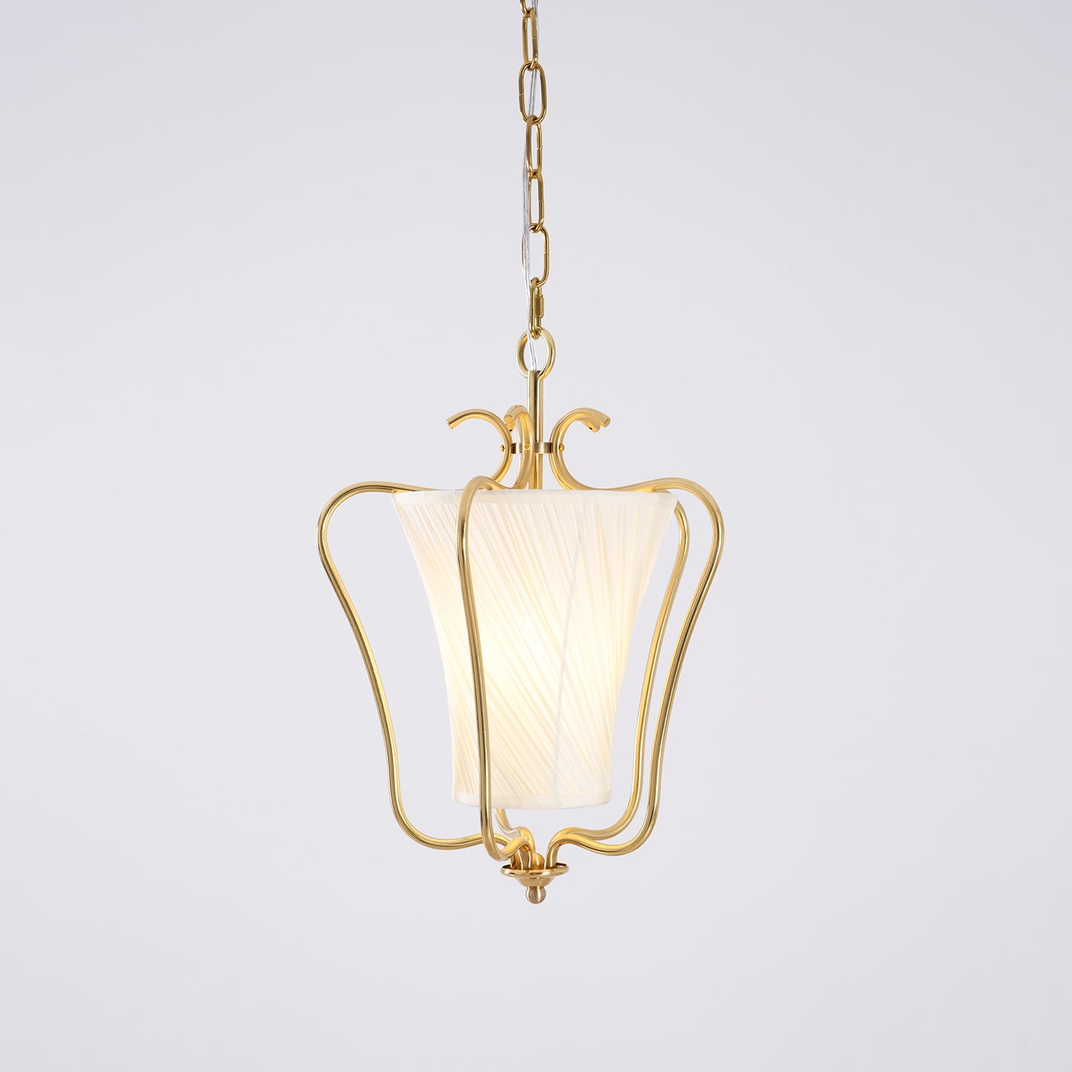 Vintage Hanglamp met Messing Afwerking en Plooistof Kap – Warm Lantaarnontwerp voor Keuken en Hal | Sansoti