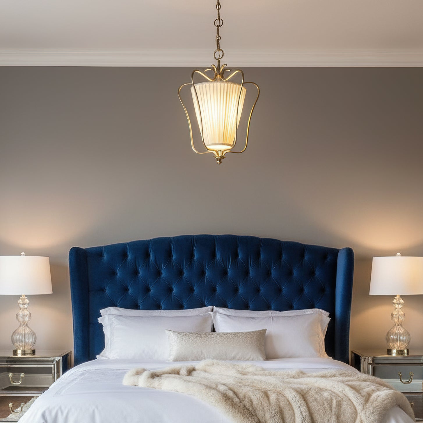 Vintage Hanglamp met Messing Afwerking en Plooistof Kap – Warm Lantaarnontwerp voor Keuken en Hal | Sansoti