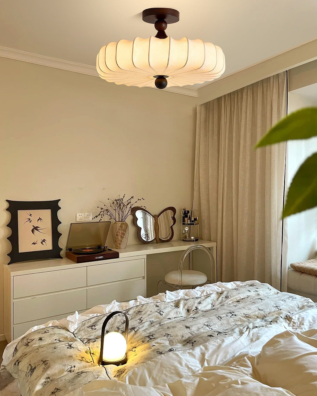 Anela Plafondlamp Walnoot met Beige Gevlochten Kap – Retro Scandinavische Hanglamp met Geïntegreerde LED – Dimbare Plafondverlichting | Sansoti
