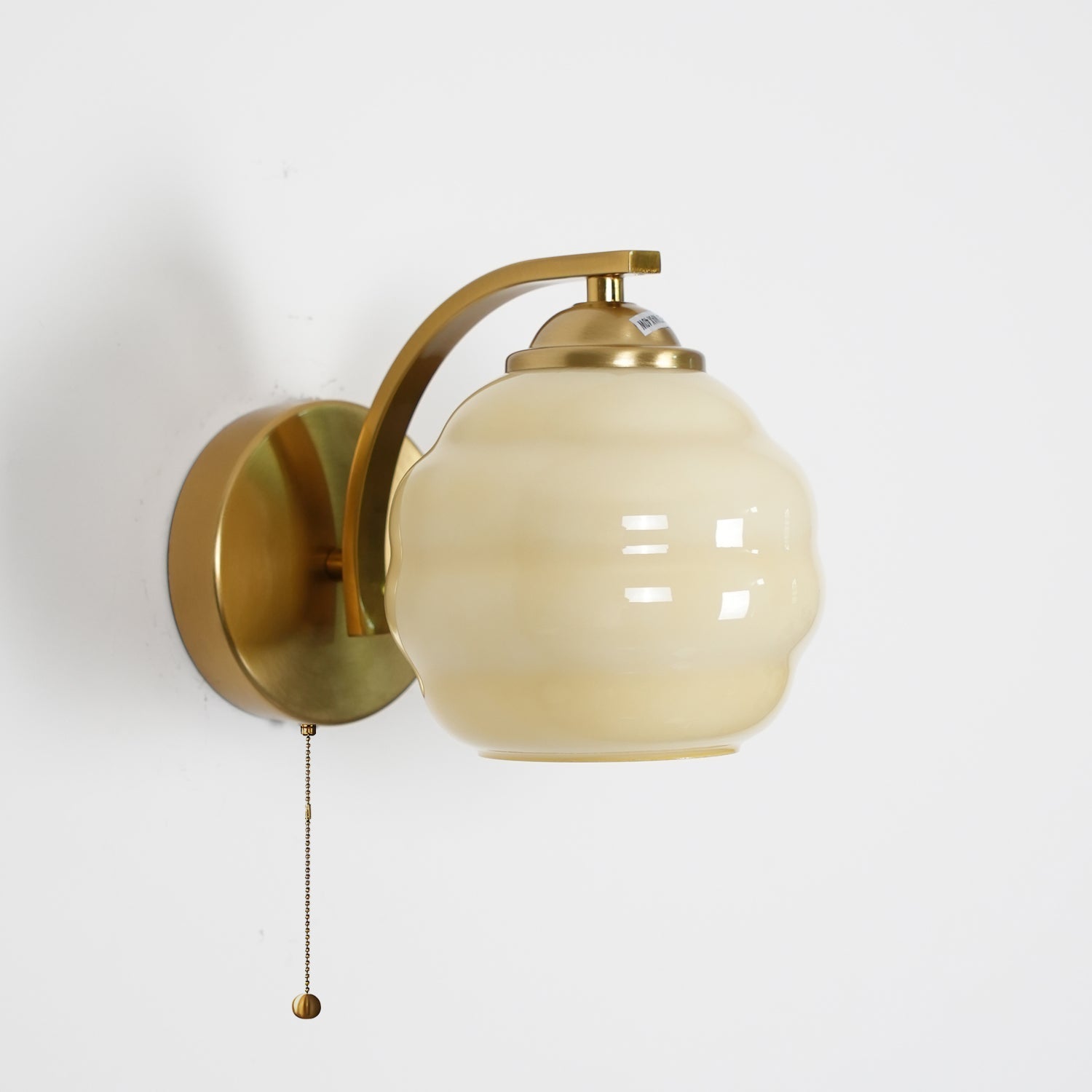 Art Deco Wandlamp met Gebogen Glazen Kap Vintage Stijl | Sansoti