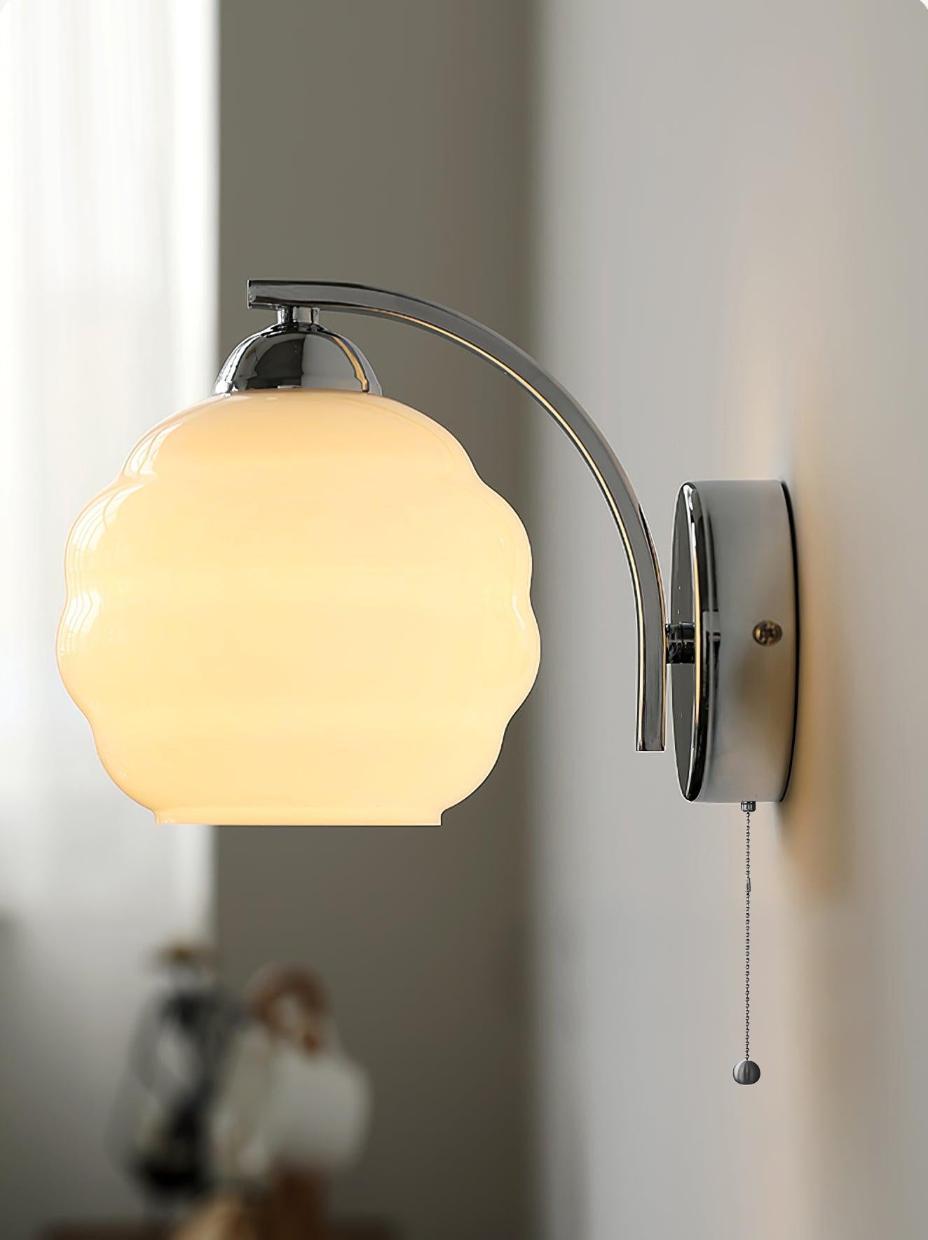 Art Deco Wandlamp met Gebogen Glazen Kap Vintage Stijl | Sansoti
