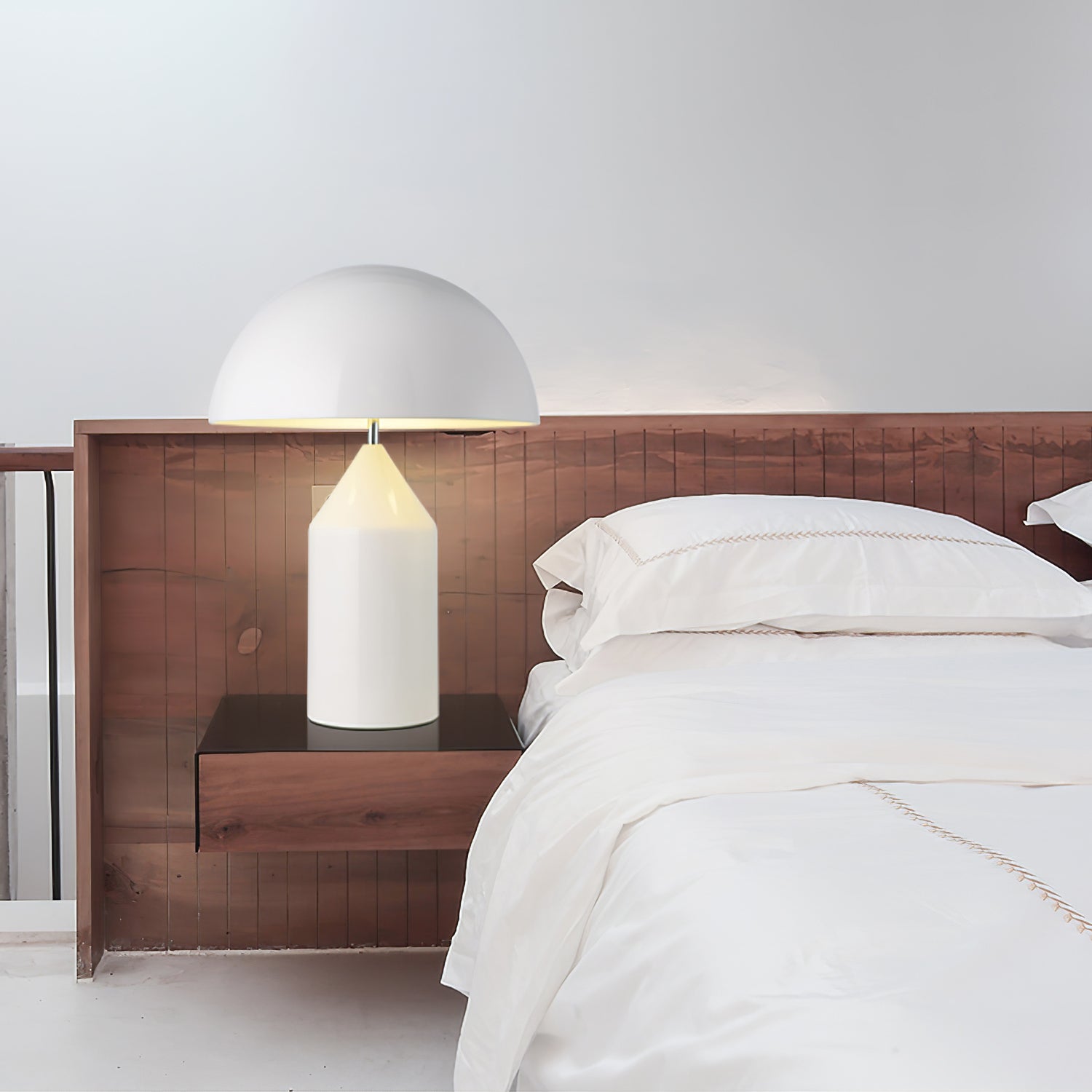 Metalen Tafellamp met Geometrische Vormen — Iconisch Italiaans Design in Twee Maten — Vijf Afwerkingen Verkrijgbaar | Sansoti