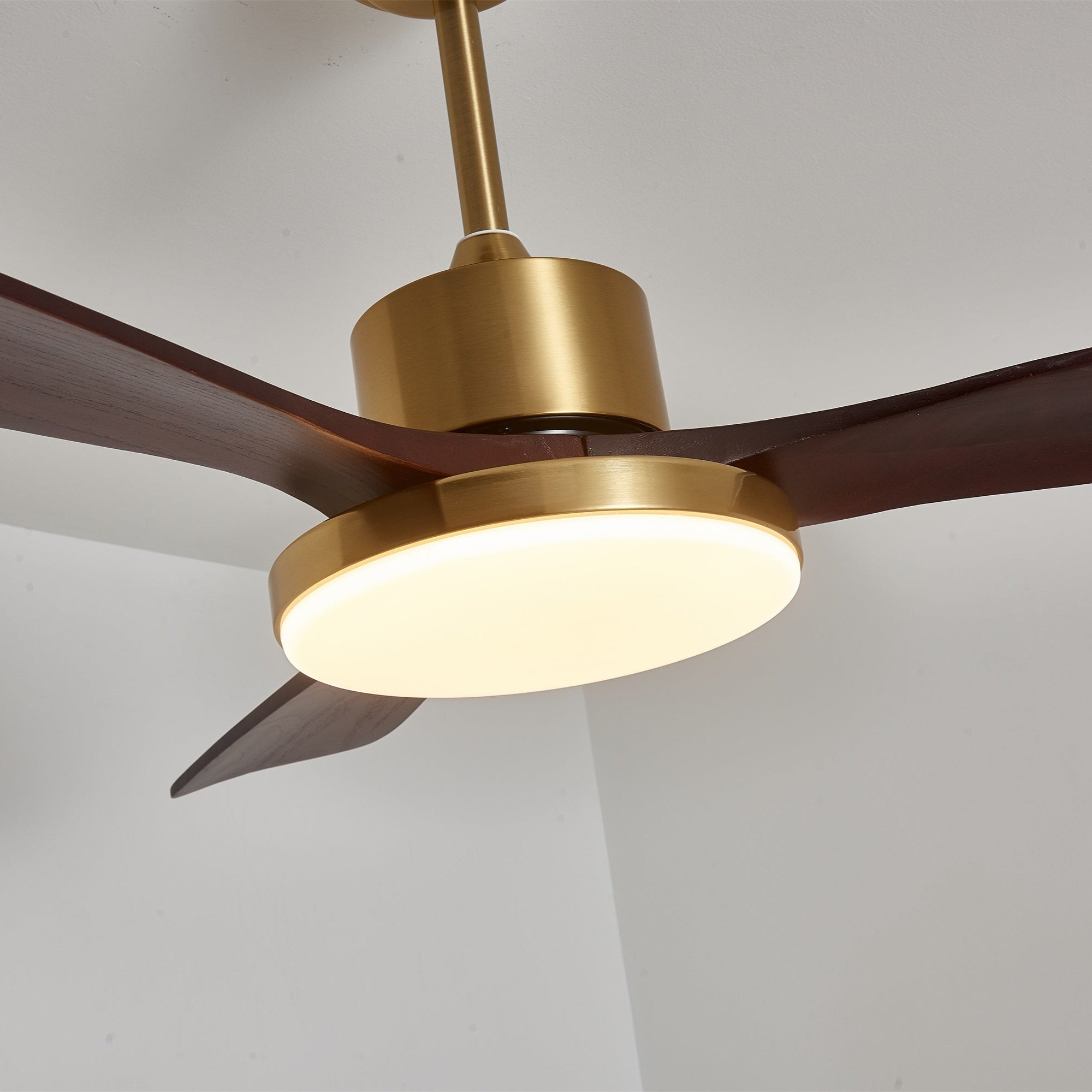 Moderne Plafondventilator met Verlichting – Houten Bladen & Afstandsbediening | Sansoti