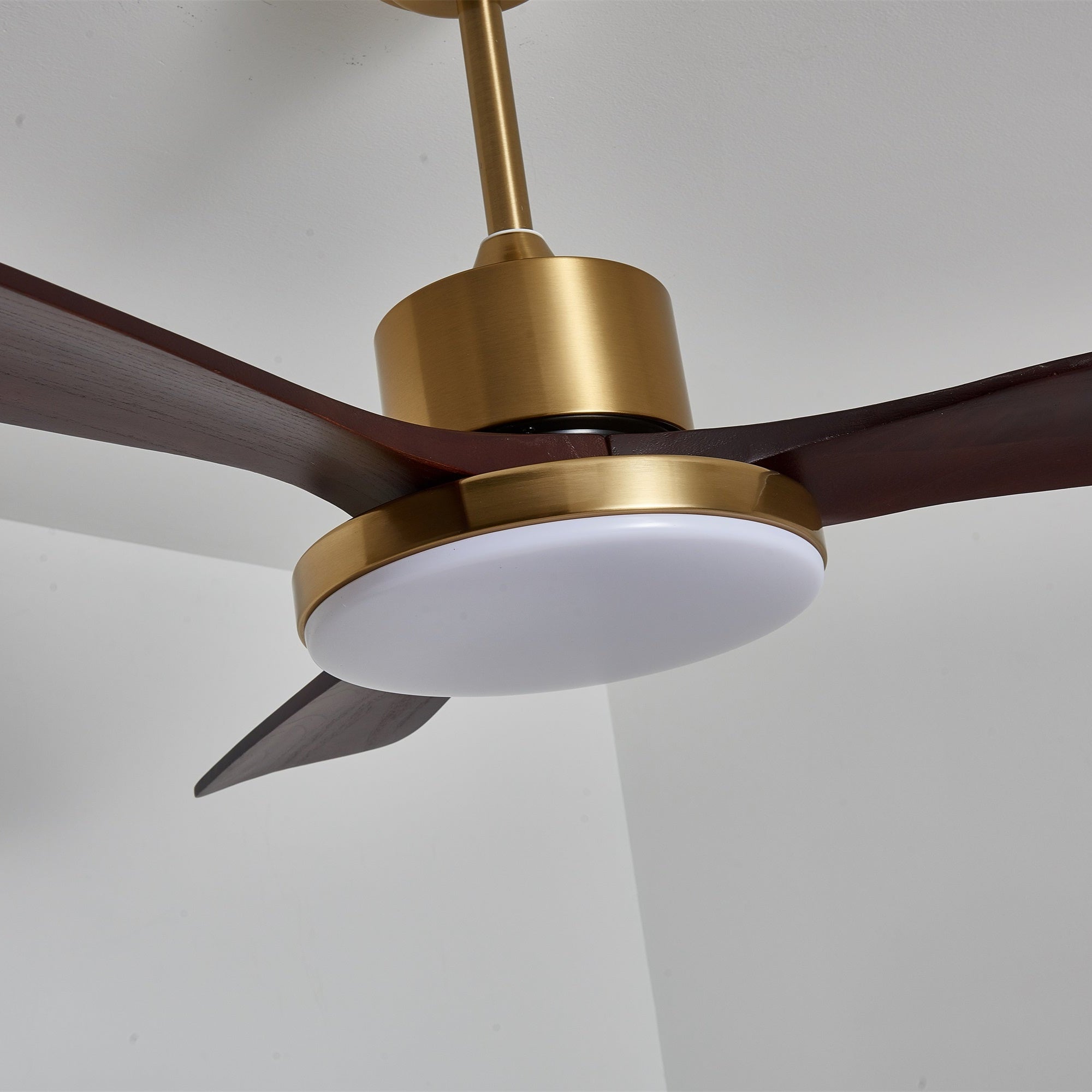 Moderne Plafondventilator met Verlichting – Houten Bladen & Afstandsbediening | Sansoti