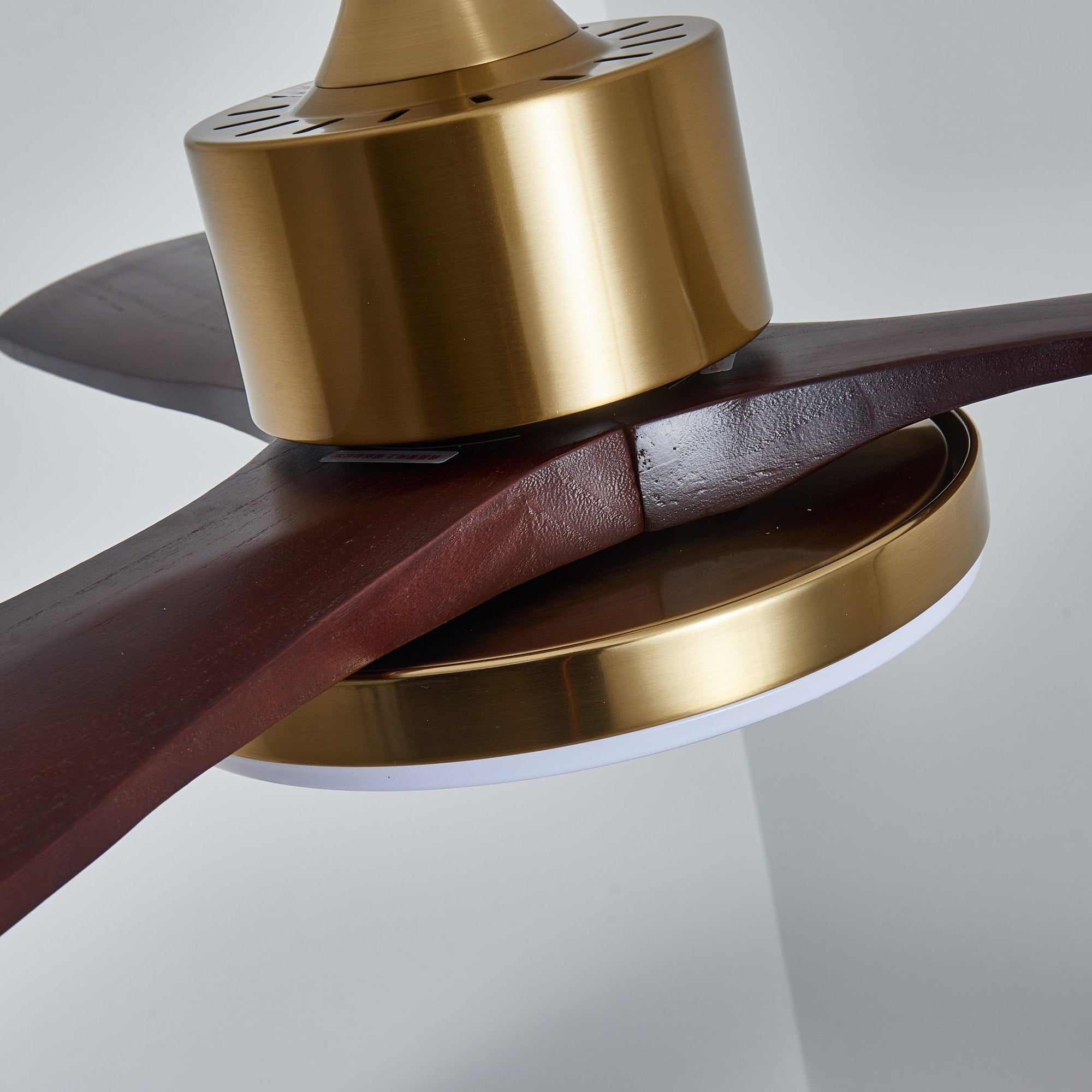 Moderne Plafondventilator met Verlichting – Houten Bladen & Afstandsbediening | Sansoti