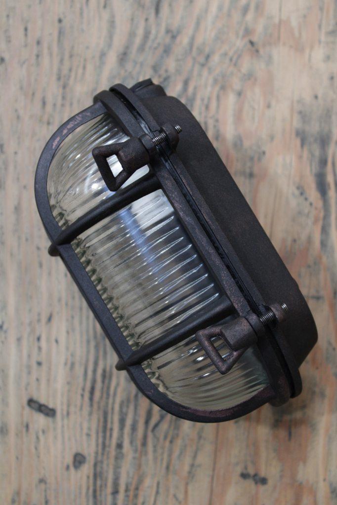 Oval Outdoor Wall Lamp with Protective Cage and Ribbed Glass – Vintage Nautical Design – IP64 Waterproof | Sansoti