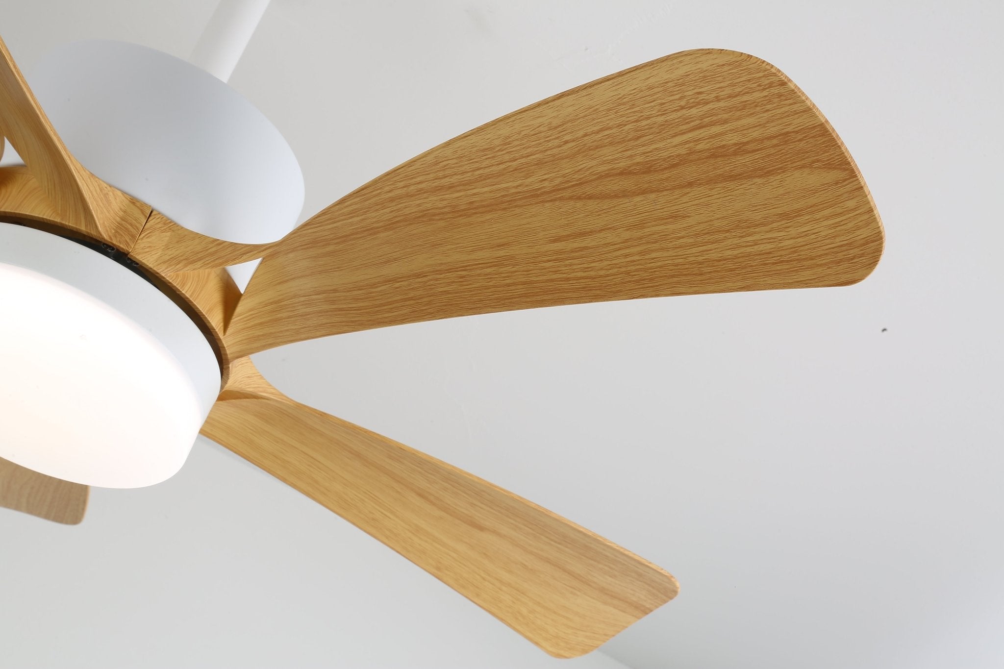 Moderne plafondventilator met geïntegreerde LED-verlichting in hout en metaal | Afstandsbediening 6-snelheden dimbaar voor woonkamer slaapkamer energiezuinig stil design 107cm 132cm | Sansoti