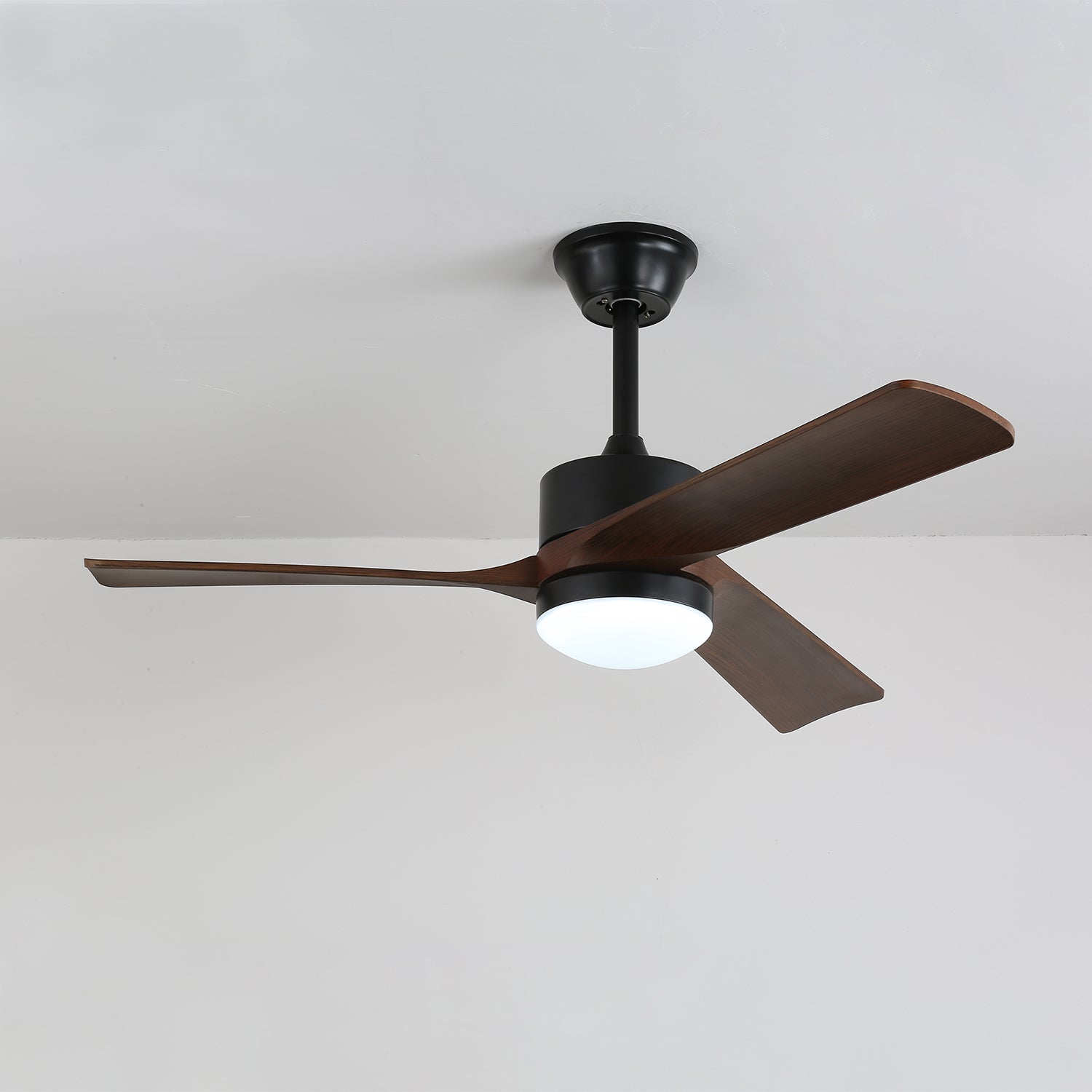 Moderne Plafondventilator met Verlichting 132 cm Donkerbruin Notenhout – Dimbaar 6 Snelheden Stille Motor | Sansoti