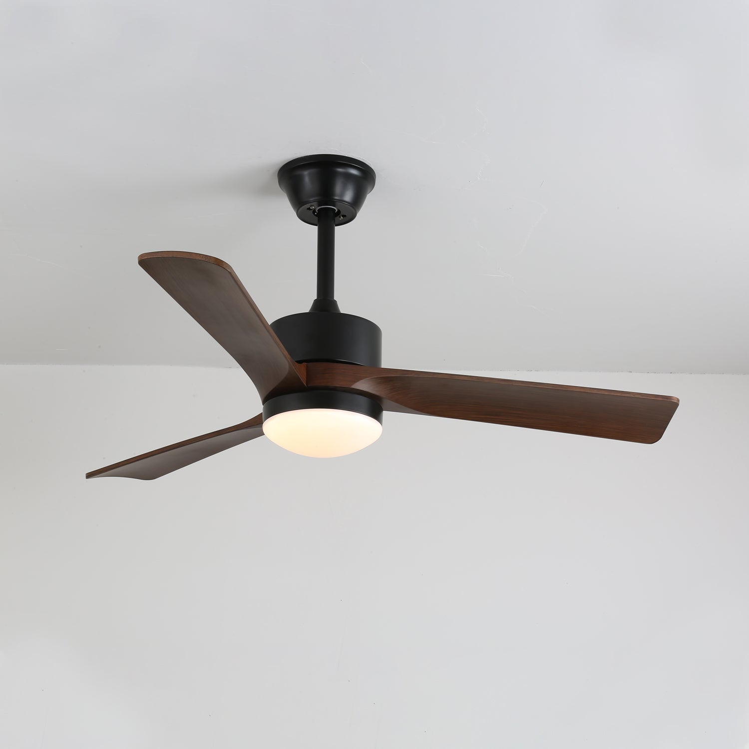 Moderne Plafondventilator met Verlichting 132 cm Donkerbruin Notenhout – Dimbaar 6 Snelheden Stille Motor | Sansoti