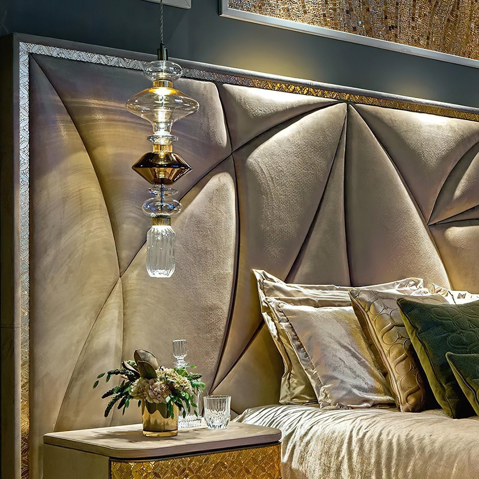 Glazen Hanglamp met Koperen Afwerking en Elegante Bolvorm voor Woonkamer en Eetkamer | Sansoti