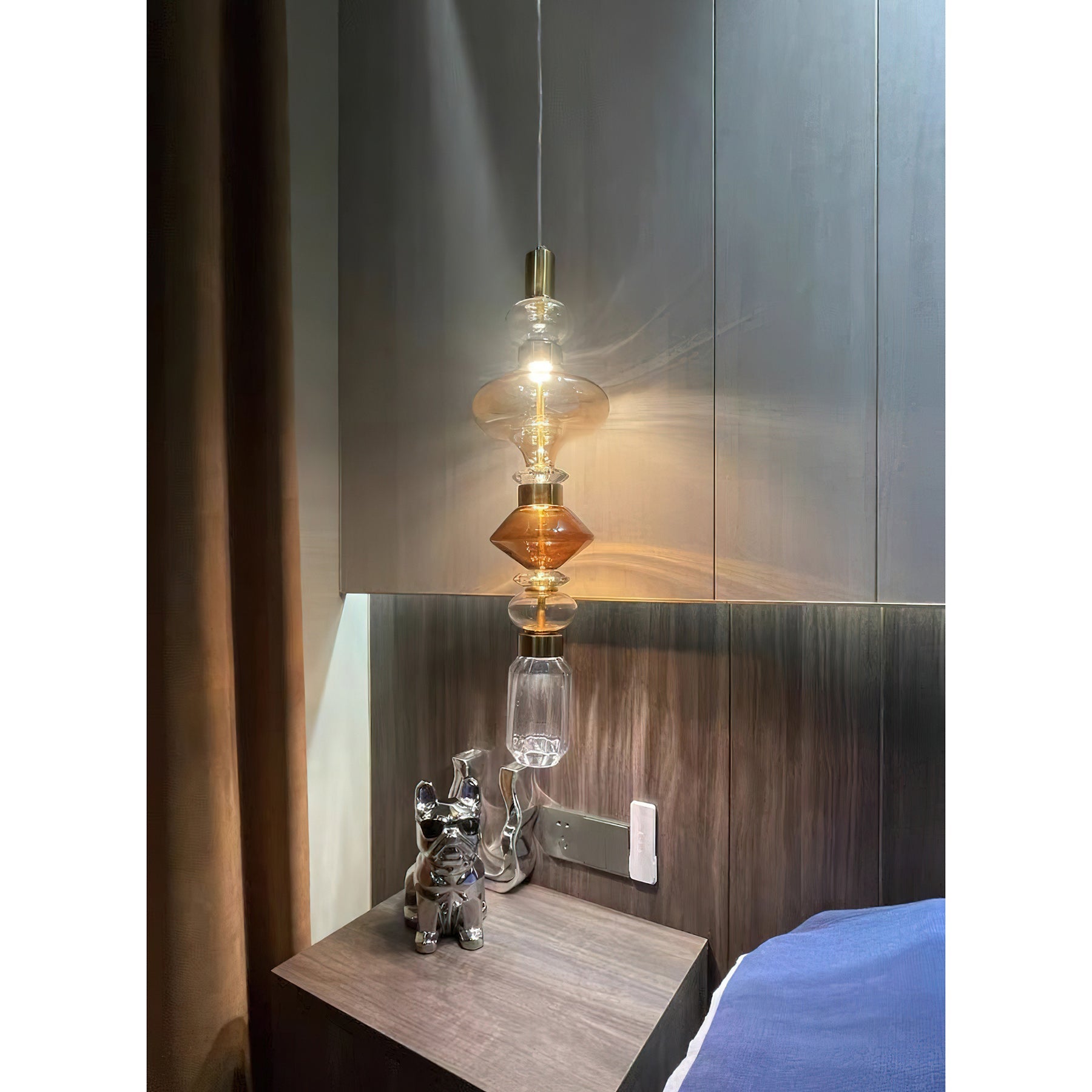 Glazen Hanglamp met Koperen Afwerking en Elegante Bolvorm voor Woonkamer en Eetkamer | Sansoti