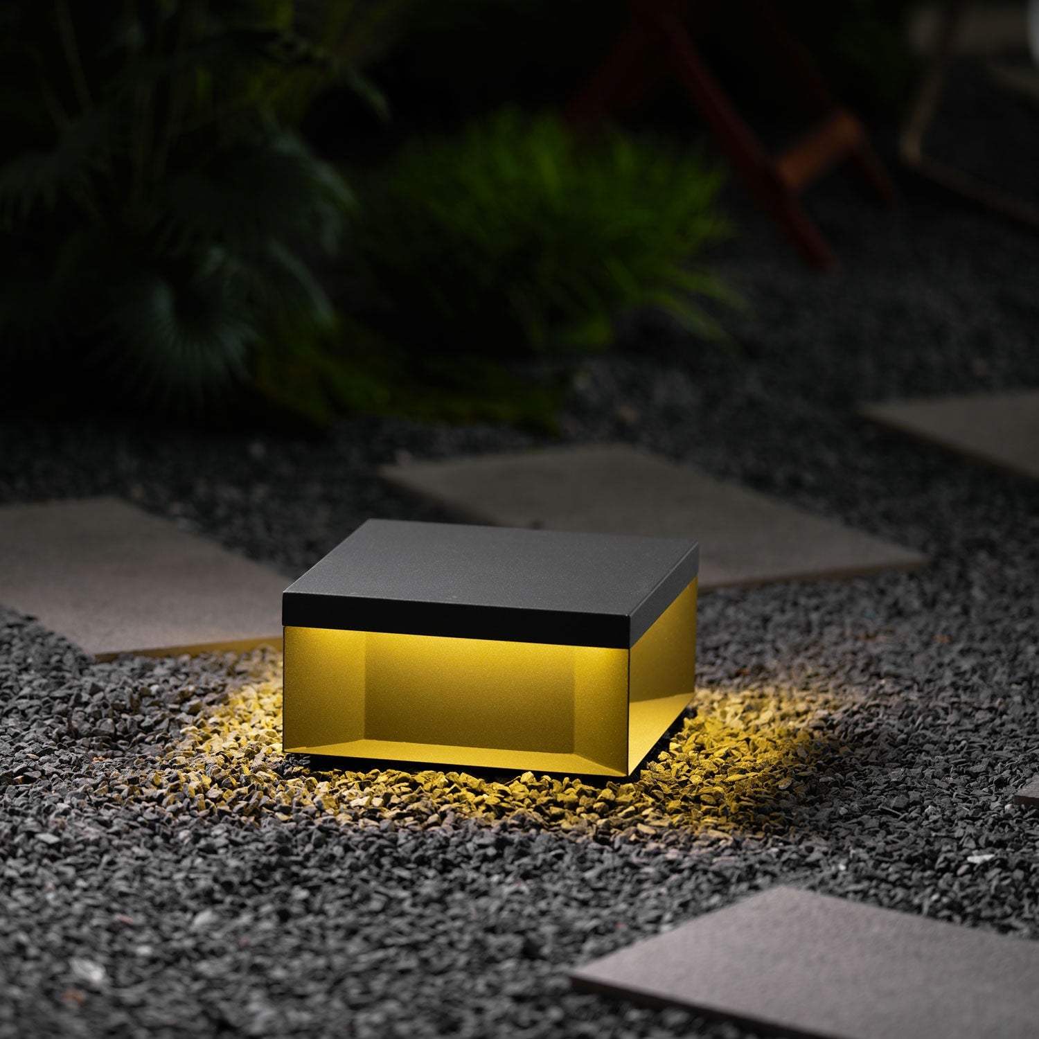 Buiten Tuinlamp Vierkant — Waterdicht IP65 Sokkel Verlichting Zwart Metaal & Matglas — 20×20×10 cm / 30×30×15 cm / 40×40×20 cm / 50×50×35 cm — Solarpaneel of Netaansluiting — 3000K/4000K/6000K — Oprit, Terras, Pad & Hek | Sansoti
