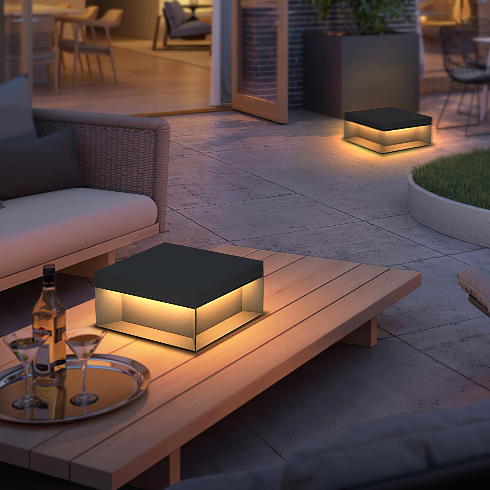 Buiten Tuinlamp Vierkant — Waterdicht IP65 Sokkel Verlichting Zwart Metaal & Matglas — 20×20×10 cm / 30×30×15 cm / 40×40×20 cm / 50×50×35 cm — Solarpaneel of Netaansluiting — 3000K/4000K/6000K — Oprit, Terras, Pad & Hek | Sansoti