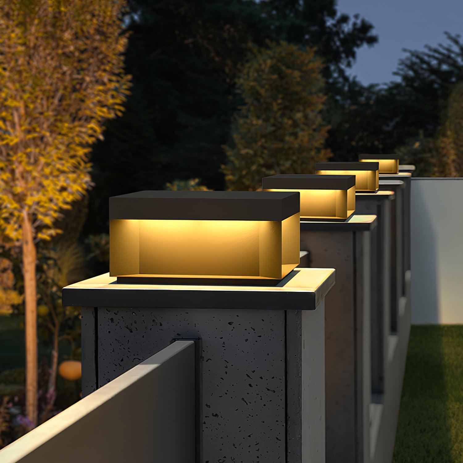 Buiten Tuinlamp Vierkant — Waterdicht IP65 Sokkel Verlichting Zwart Metaal & Matglas — 20×20×10 cm / 30×30×15 cm / 40×40×20 cm / 50×50×35 cm — Solarpaneel of Netaansluiting — 3000K/4000K/6000K — Oprit, Terras, Pad & Hek | Sansoti