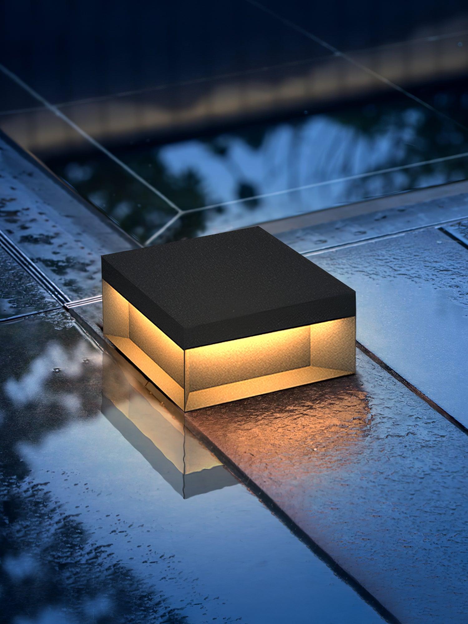 Buiten Tuinlamp Vierkant — Waterdicht IP65 Sokkel Verlichting Zwart Metaal & Matglas — 20×20×10 cm / 30×30×15 cm / 40×40×20 cm / 50×50×35 cm — Solarpaneel of Netaansluiting — 3000K/4000K/6000K — Oprit, Terras, Pad & Hek | Sansoti