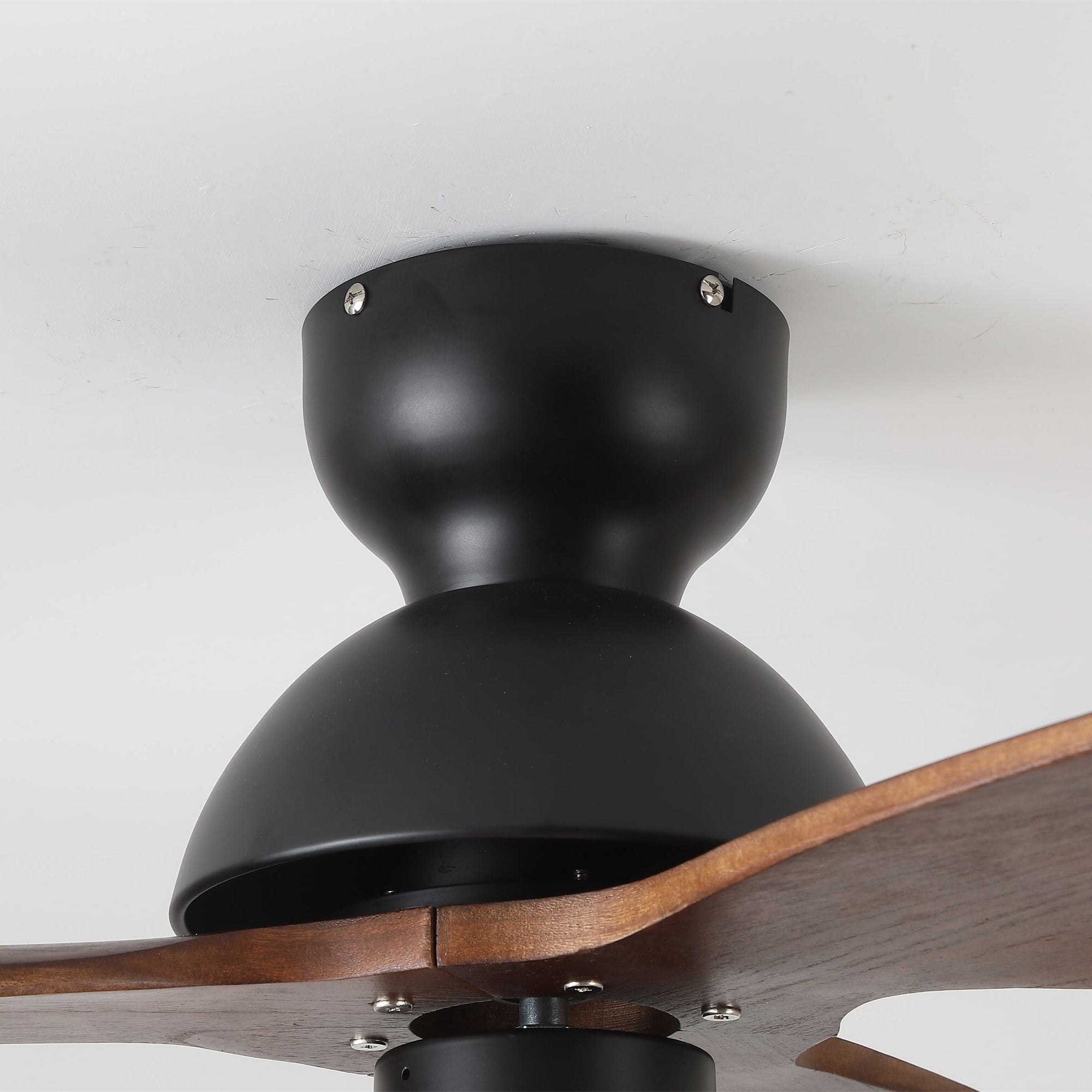 Ventilateur de plafond avec éclairage – Ventilateur scandinave avec lampe – Pales en bois et éclairage LED | Sansoti