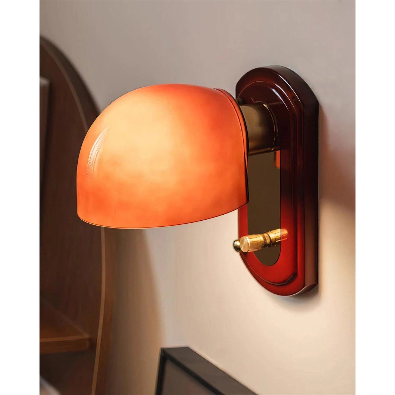 Vintage Wandlamp met Rode Glazen Kap — Sfeervolle Retro Verlichting voor Woonkamer & Eetkamer | Sansoti