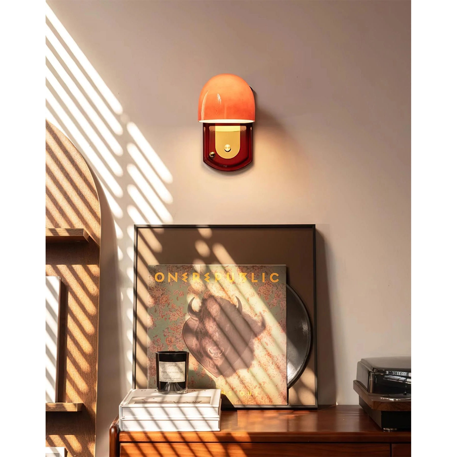 Vintage Wandlamp met Rode Glazen Kap — Sfeervolle Retro Verlichting voor Woonkamer & Eetkamer | Sansoti