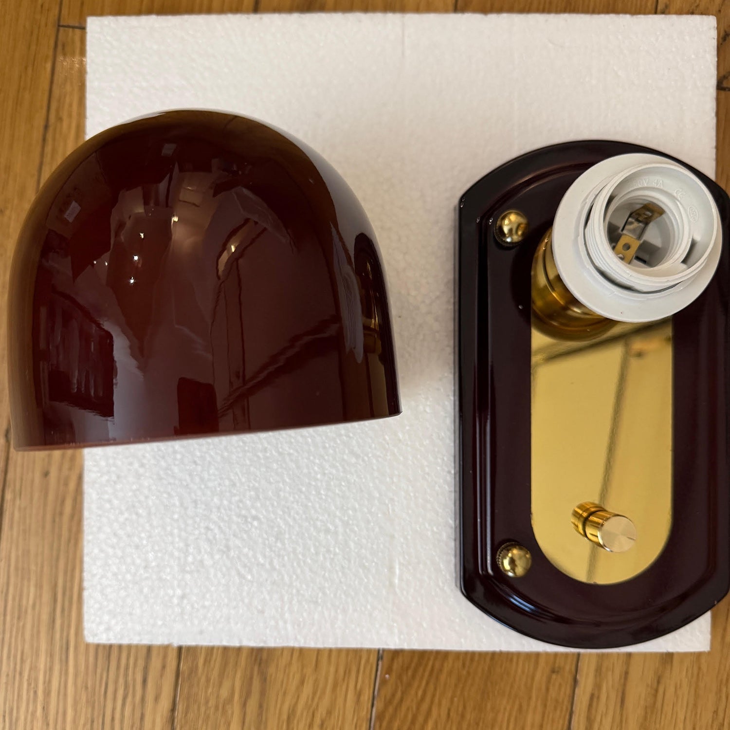 Vintage Wandlamp met Rode Glazen Kap — Sfeervolle Retro Verlichting voor Woonkamer & Eetkamer | Sansoti
