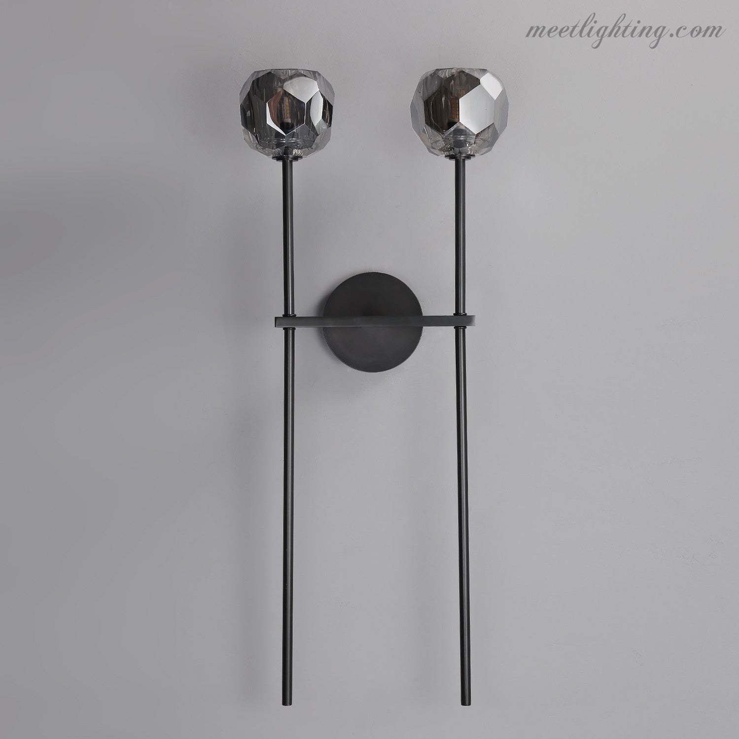 Double applique murale avec boules en verre cristal, laiton, hauteur de 71 cm, verre taillé à la main, éclairage luxueux et moderne pour le salon | Sansoti