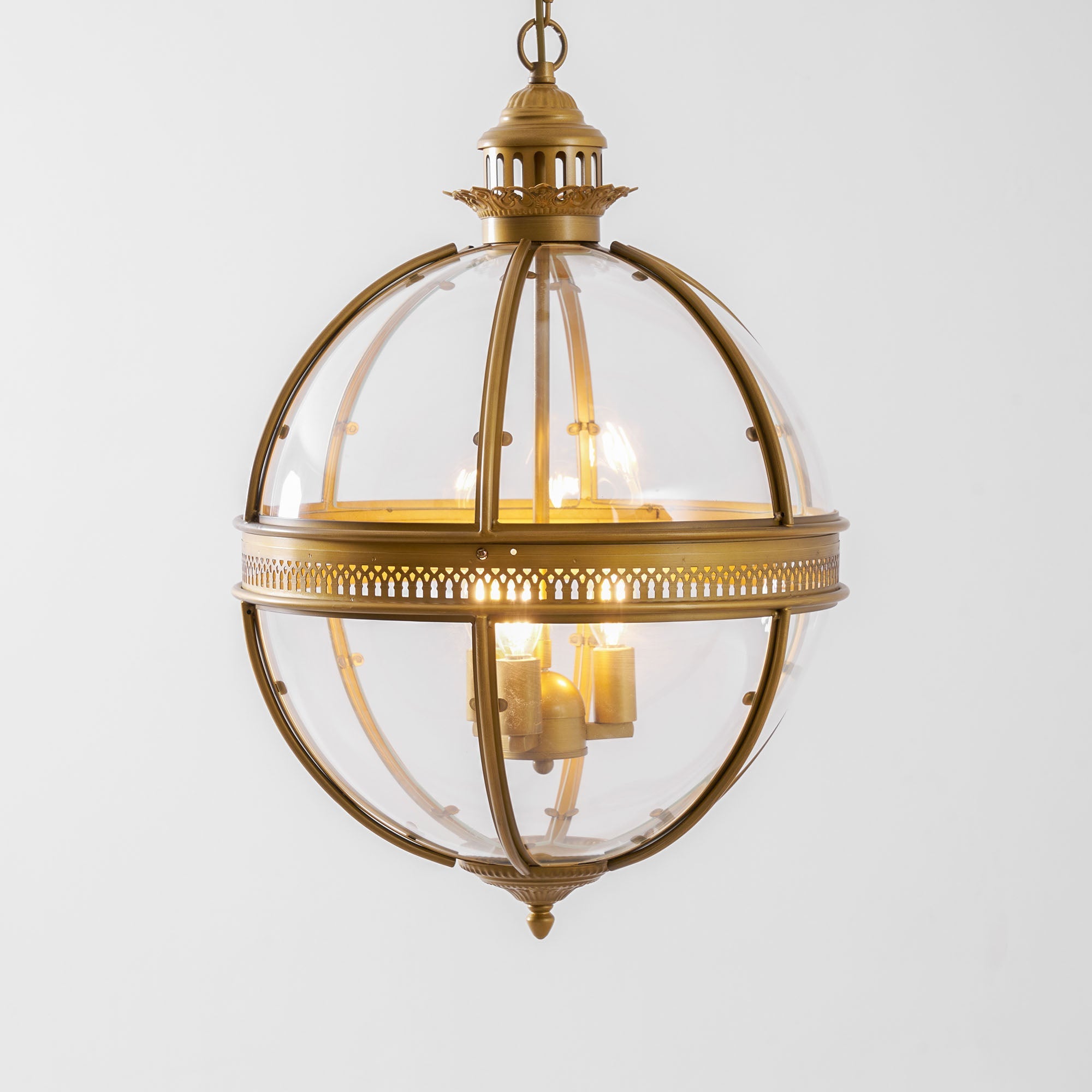 Suspension Baroque Avec Abat-Jours En Verre Et Finition Dorée – Lustre Design Luxe 3 Lumières | Restfield
